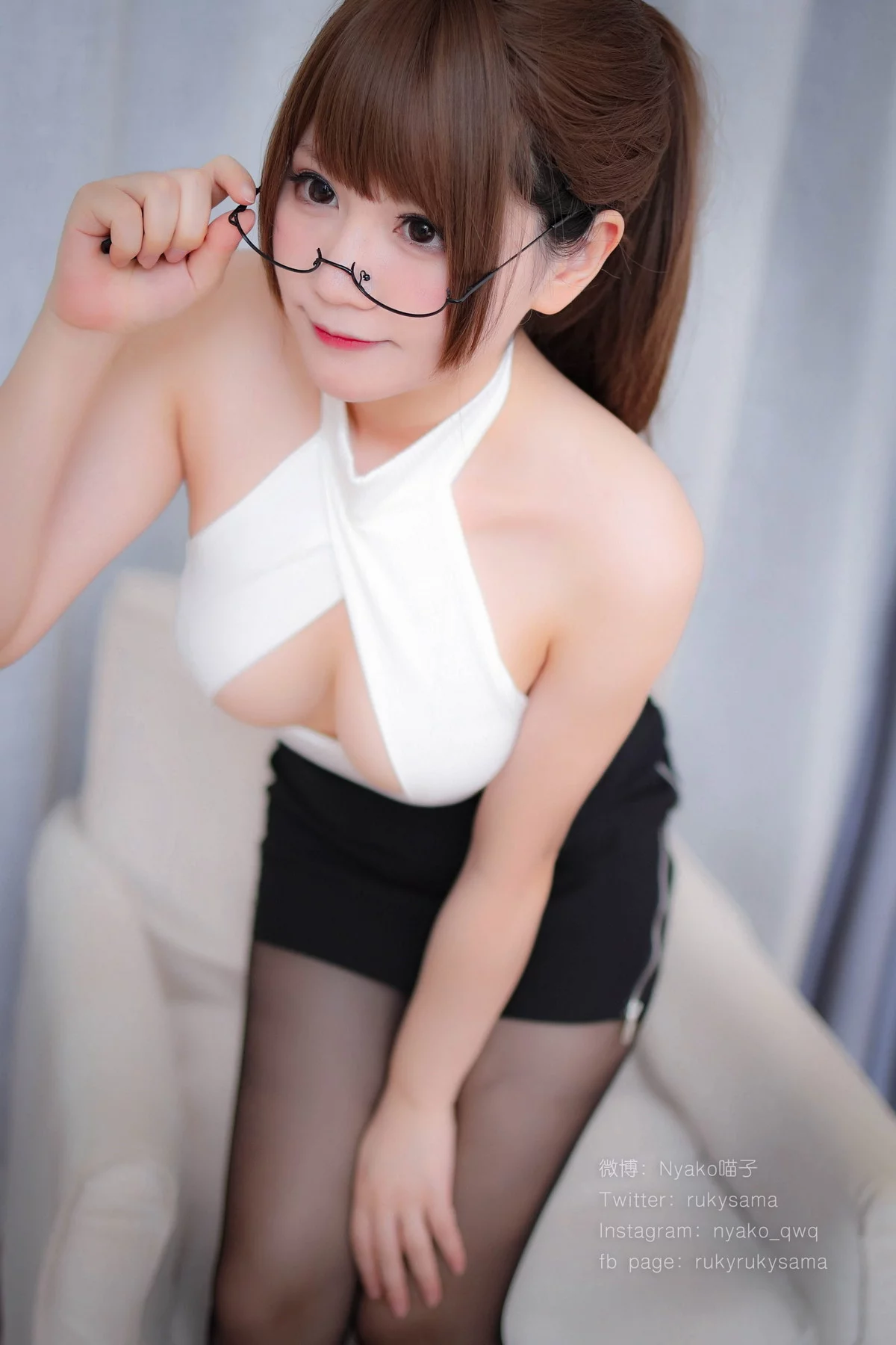 网络美女Nyako喵子护士服主题性感白色护士服配超薄黑丝露黑色内衣诱惑写真155P