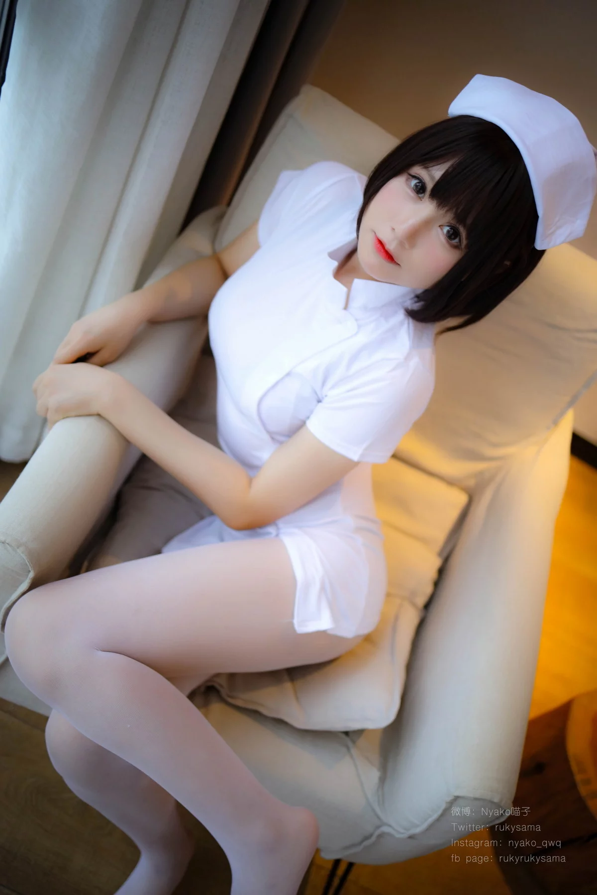 网络美女Nyako喵子护士服主题性感白色护士服配超薄黑丝露黑色内衣诱惑写真155P