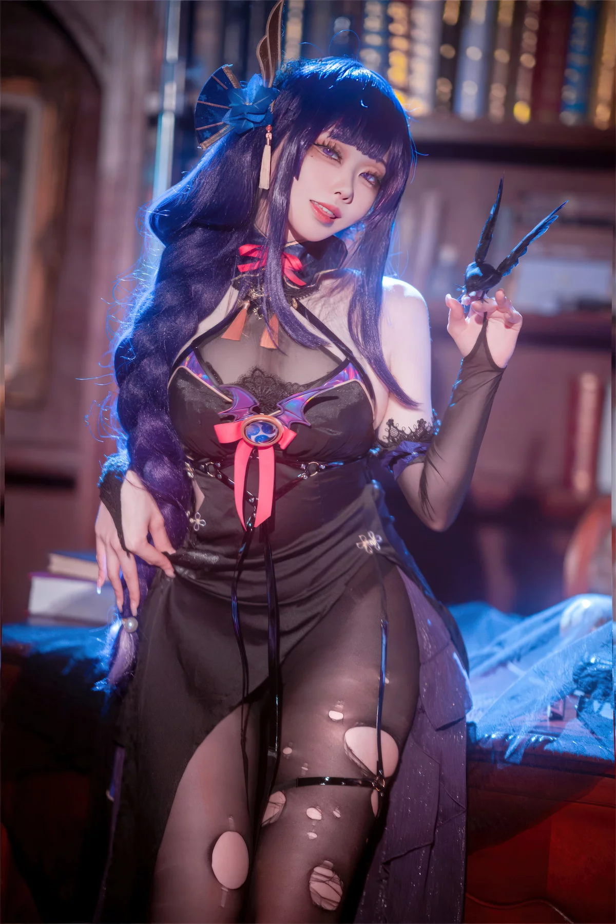 动漫博主安食Ajiki雷电将军魅魔主题性感黑色礼服配超薄黑丝秀美腿诱惑写真35P
