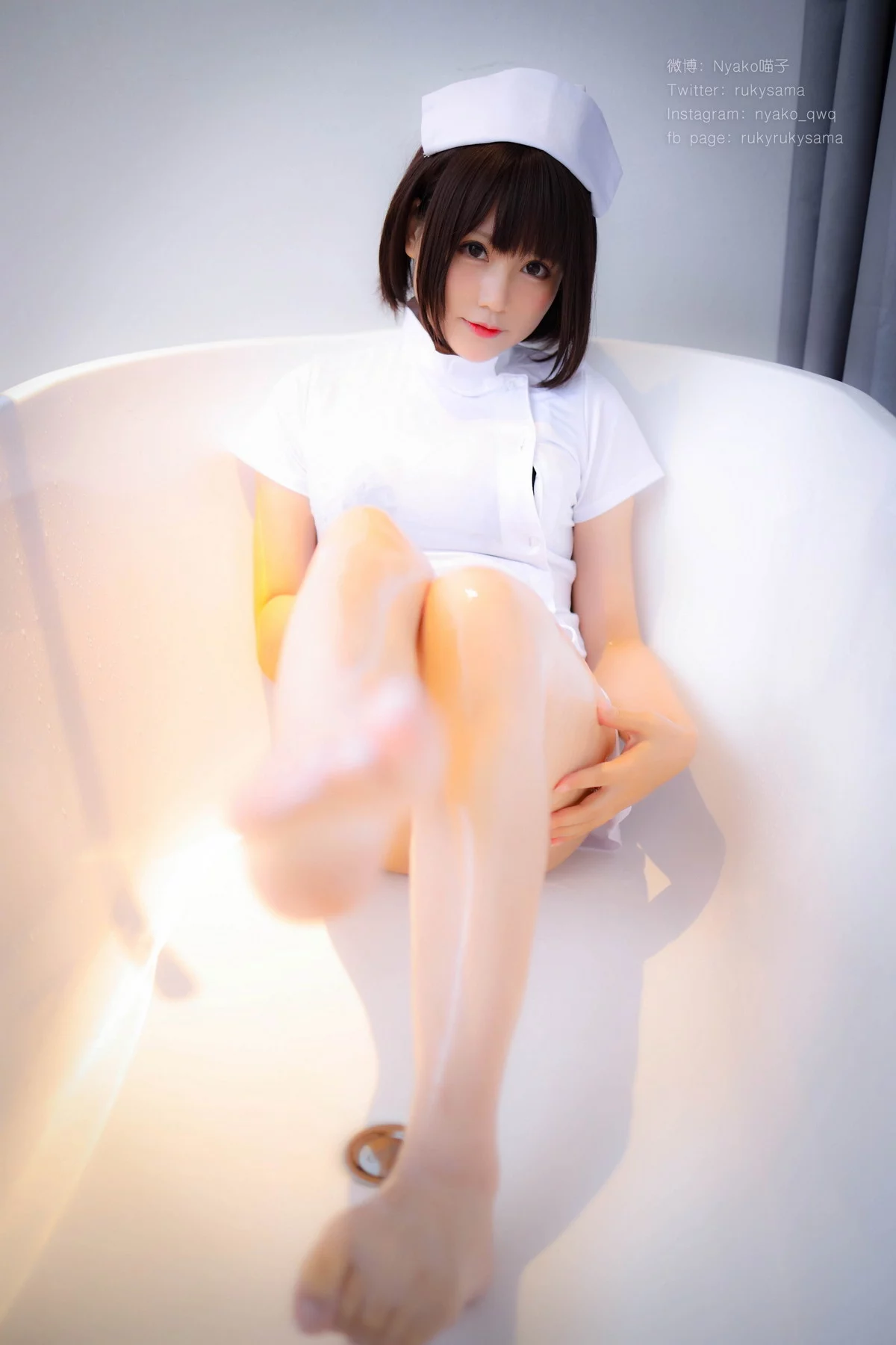 网络美女Nyako喵子护士服主题性感白色护士服配超薄黑丝露黑色内衣诱惑写真155P