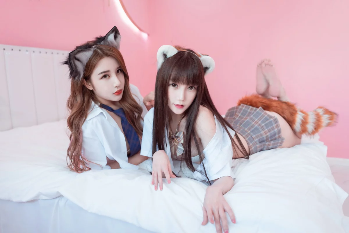 Coser妹子蜜蜜子+星野咪兔Cute pet主题性感姐妹花JK制服秀美腿迷人诱惑写真71P