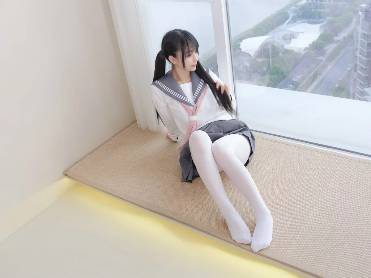 网络美女桜井宁宁白丝JK主题性感JK制服半脱露白丝袜秀翘臀美腿迷人诱惑写真85P