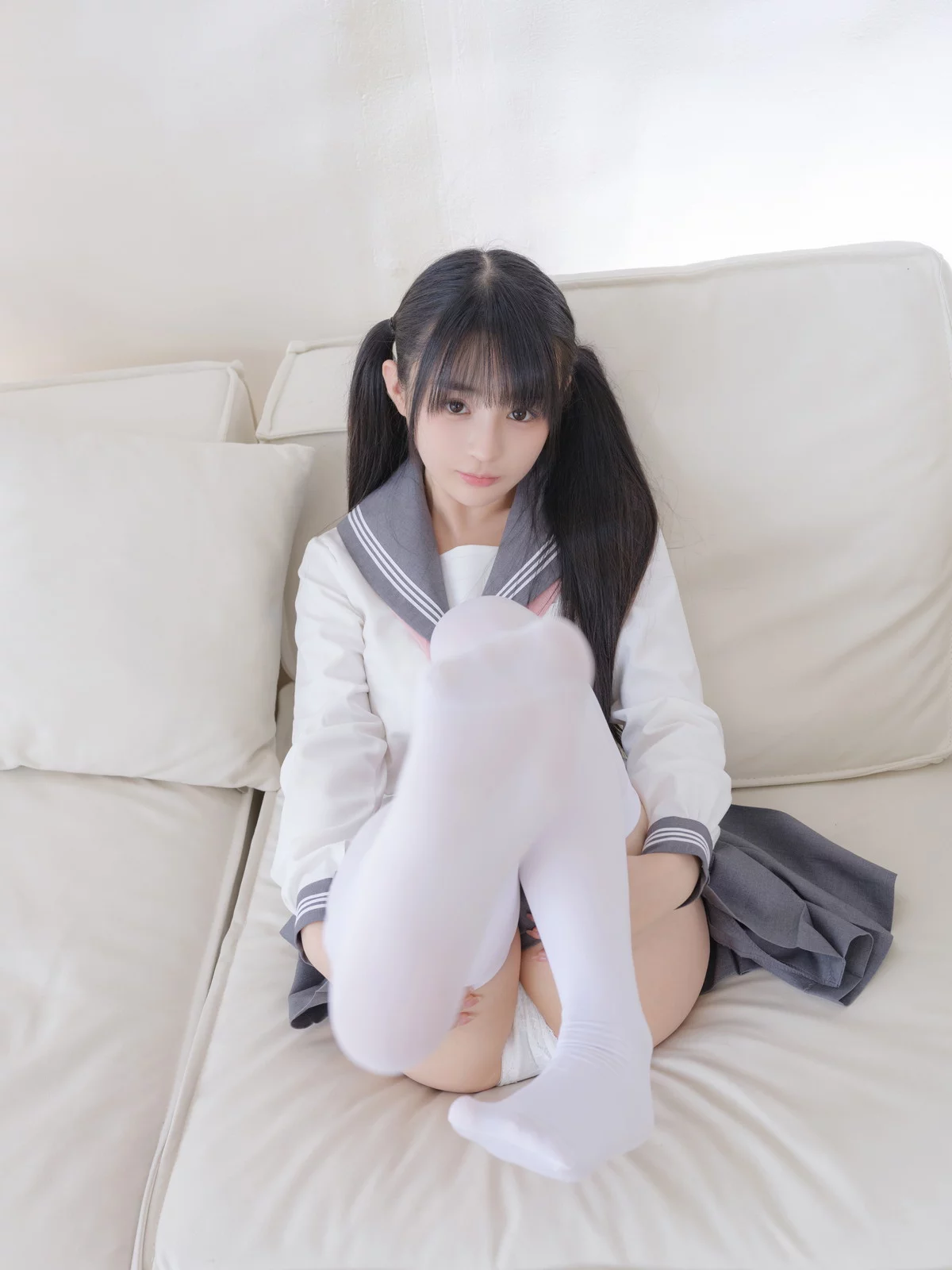 网络美女桜井宁宁白丝JK主题性感JK制服半脱露白丝袜秀翘臀美腿迷人诱惑写真85P