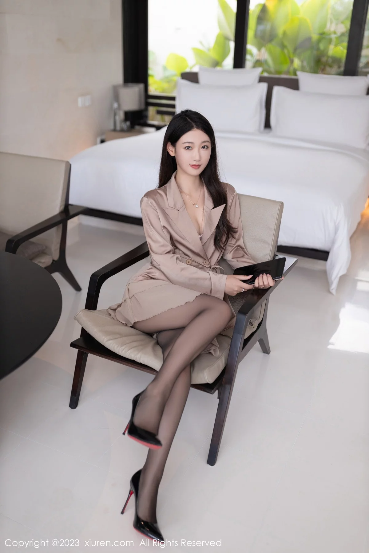 XiuRen第7333期_模特唐安琪性感淡紫色内衣配超薄黑丝秀曼妙身姿迷人诱惑写真80P