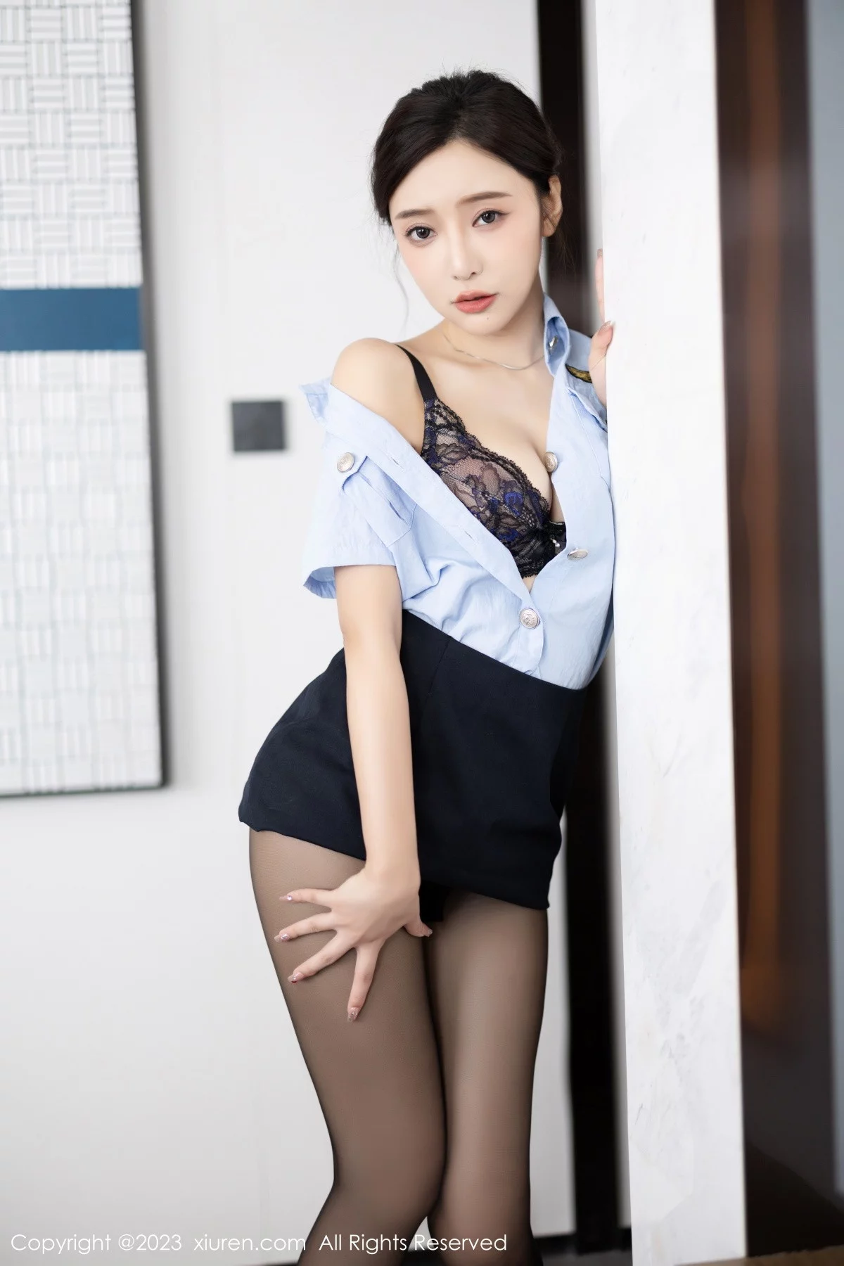 XiuRen第7340期_女神王馨瑶yanni性感女警制服露黑色蕾丝内衣秀惹火身材诱惑写真82P