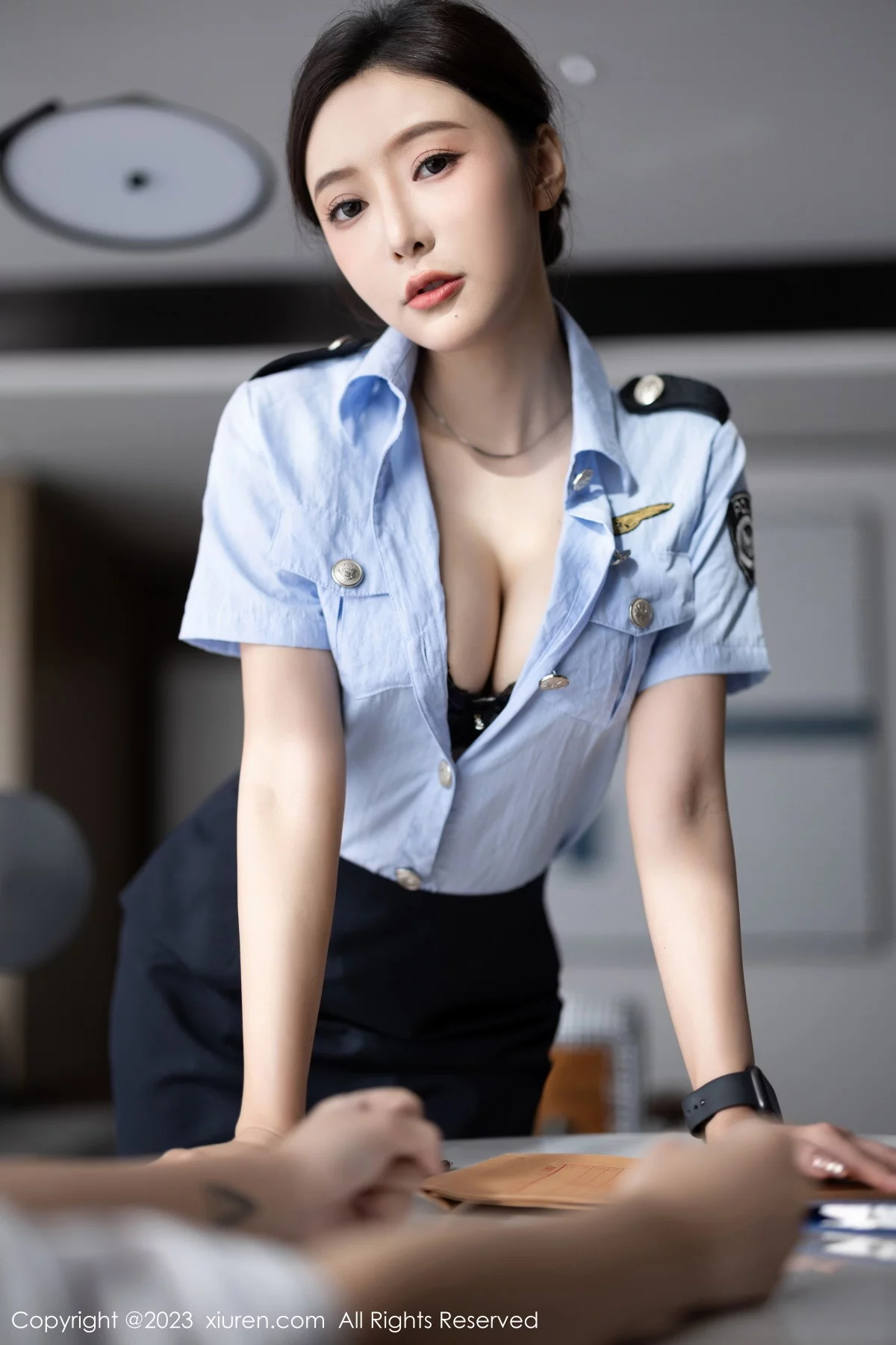 XiuRen第7340期_女神王馨瑶yanni性感女警制服露黑色蕾丝内衣秀惹火身材诱惑写真82P