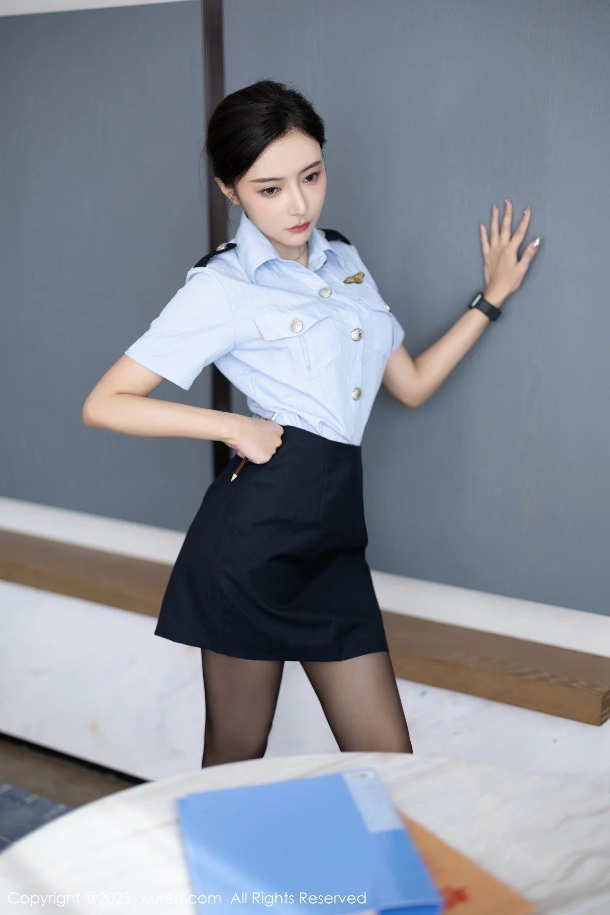 XiuRen第7340期_女神王馨瑶yanni性感女警制服露黑色蕾丝内衣秀惹火身材诱惑写真82P