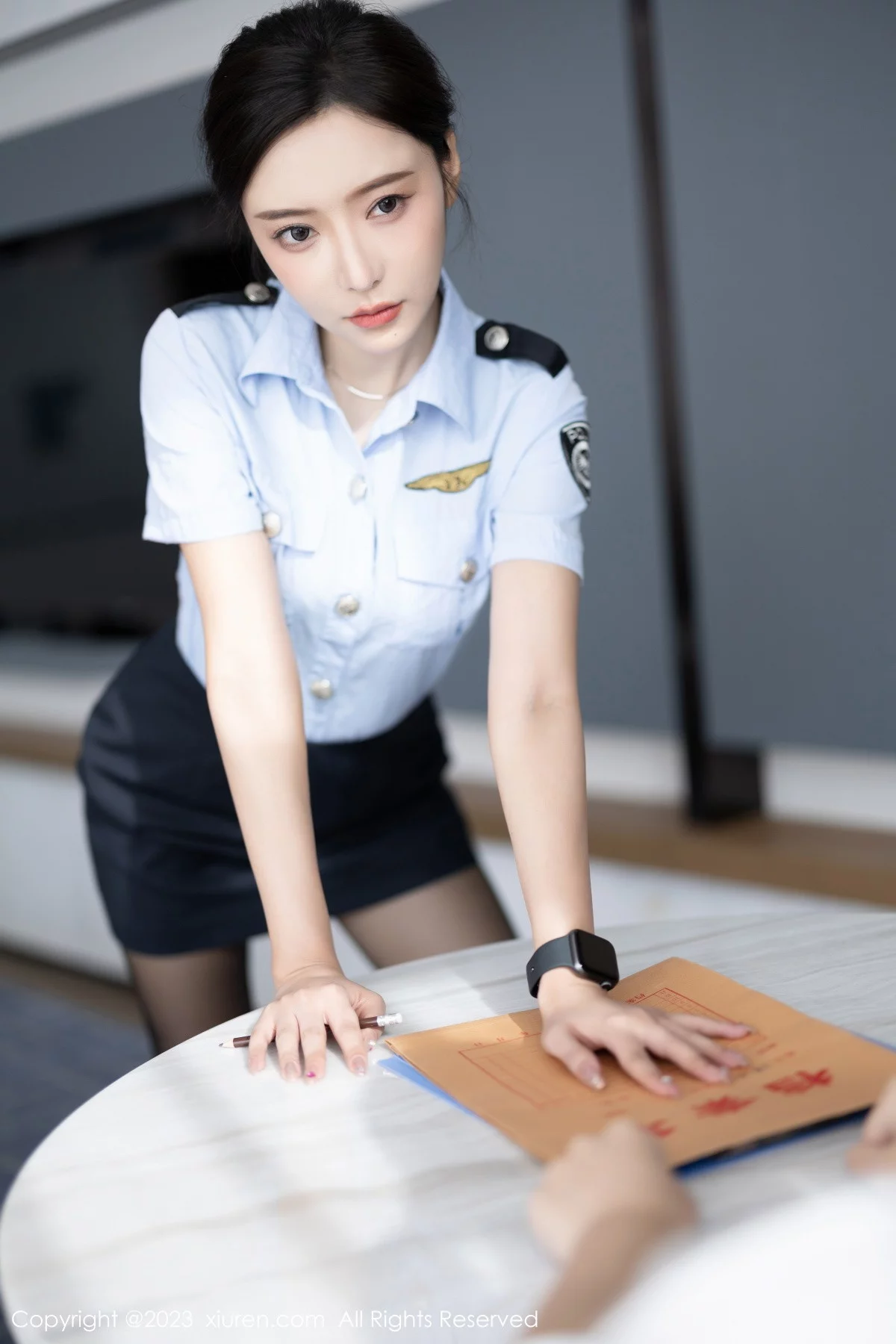 XiuRen第7340期_女神王馨瑶yanni性感女警制服露黑色蕾丝内衣秀惹火身材诱惑写真82P