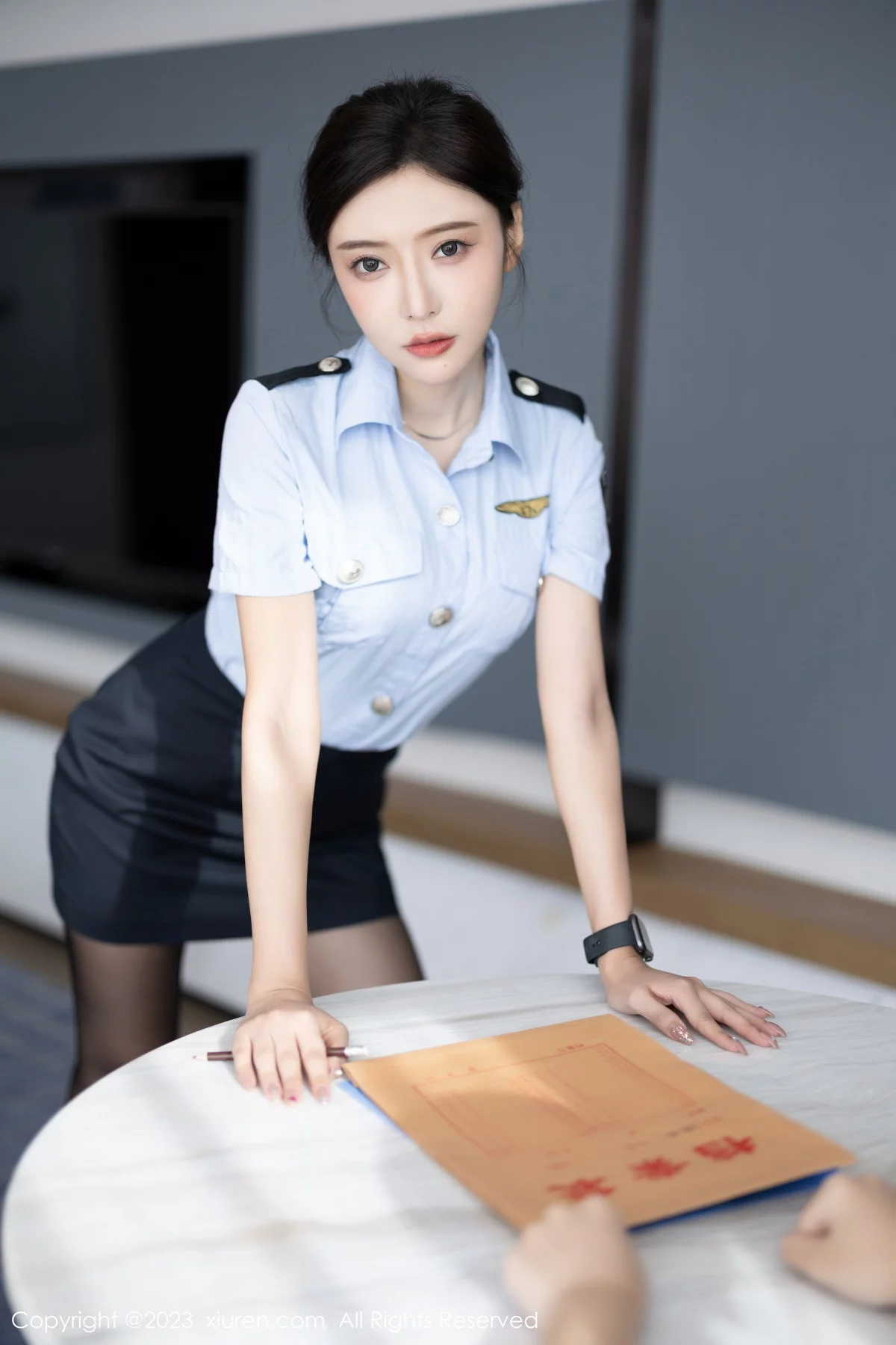 XiuRen第7340期_女神王馨瑶yanni性感女警制服露黑色蕾丝内衣秀惹火身材诱惑写真82P
