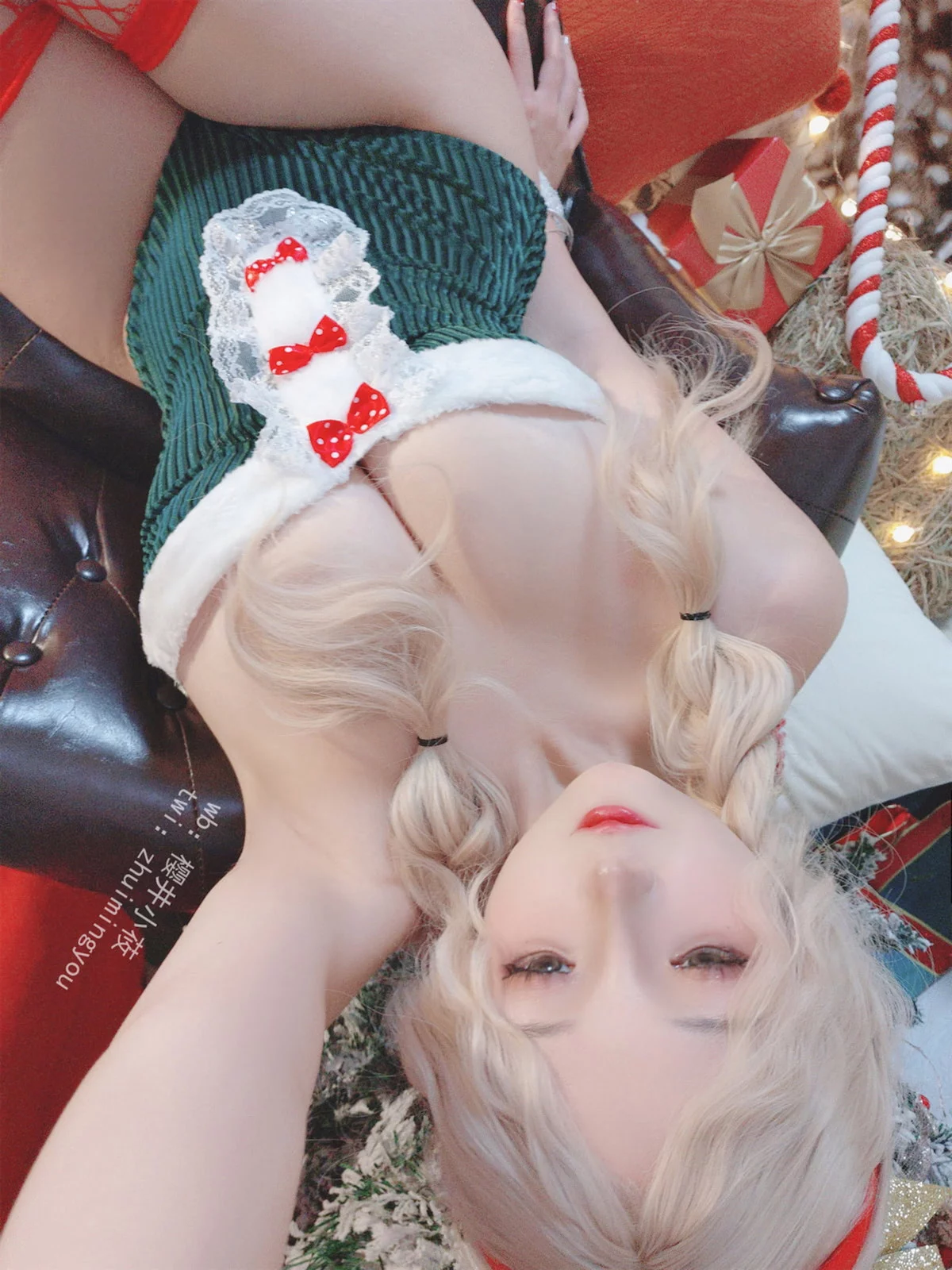 Cosplay美女日奈娇鹿女郎主题圣诞女郎装扮性感低胸连体衣配红丝网袜诱惑写真57P