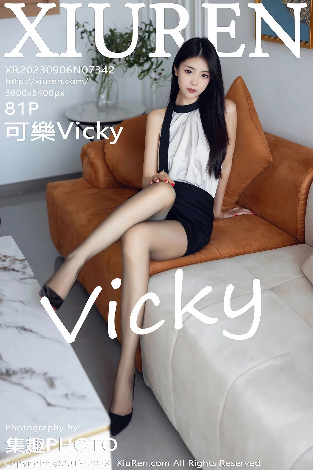 XiuRen第7342期_模特可乐Vicky性感黑白拼色连衣短裙配超薄黑丝秀美腿诱惑写真81P