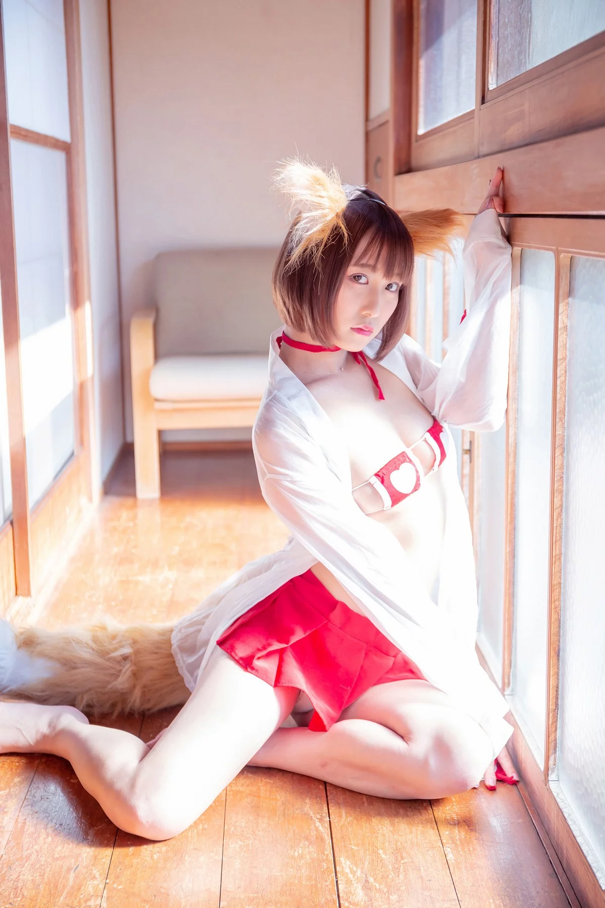 Coser美女月城委員会狐娘巫女主题粉红上衣配灰短裙露超薄黑丝秀美腿诱惑写真240P