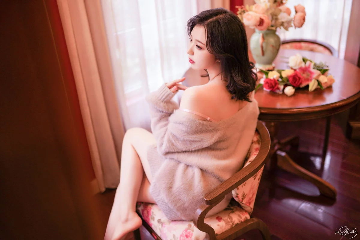网络美女皮皮奶复古连体内衣主题脱针织毛衣露性感粉色连体内衣惹火诱惑写真24P