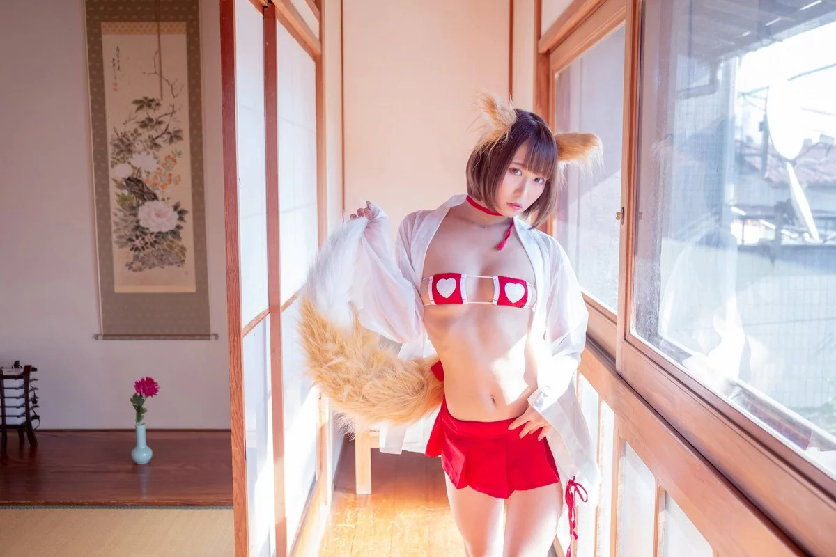 Coser美女月城委員会狐娘巫女主题粉红上衣配灰短裙露超薄黑丝秀美腿诱惑写真240P