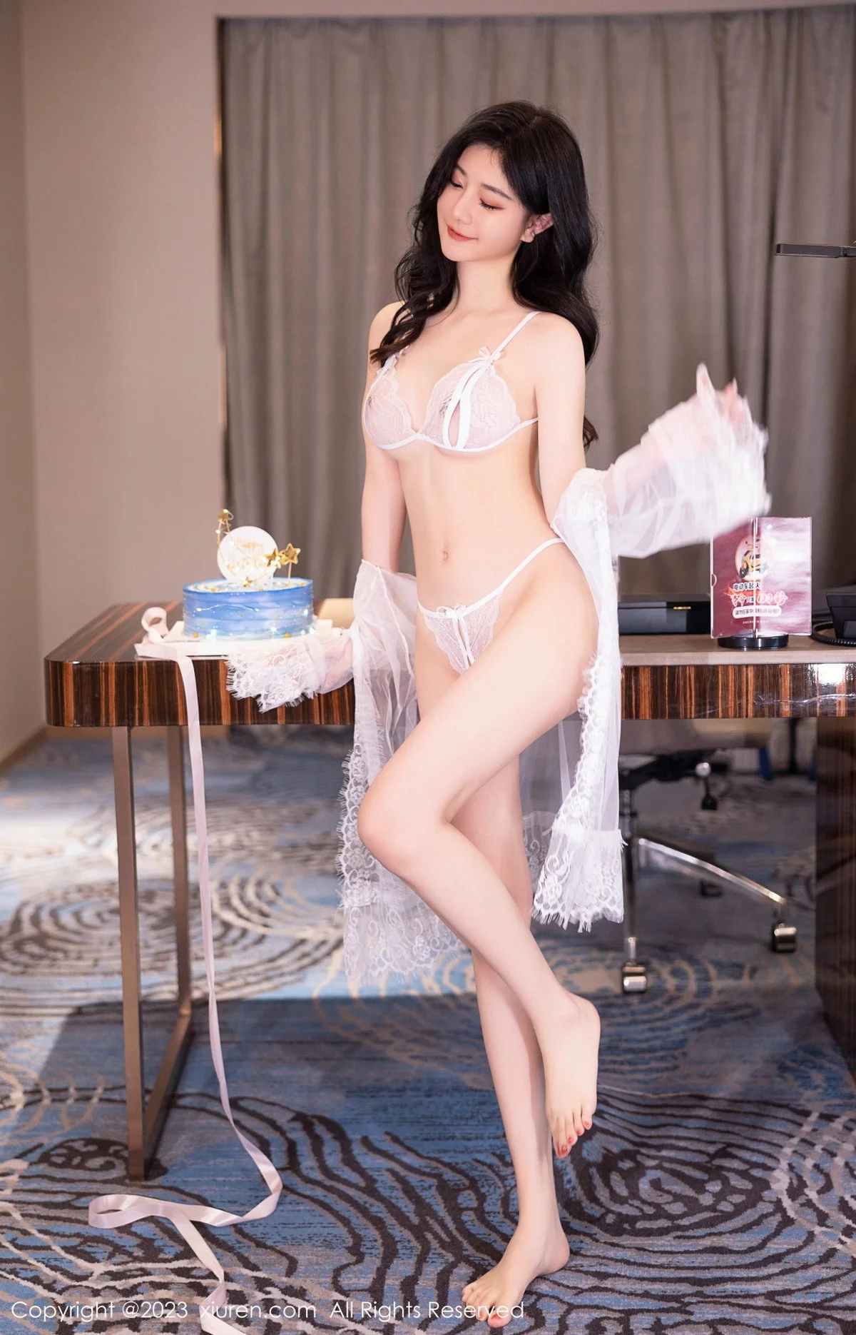 XiuRen第7348期_模特幼幼性感白色网纱服饰露白色蕾丝内衣秀完美身材诱惑写真80P
