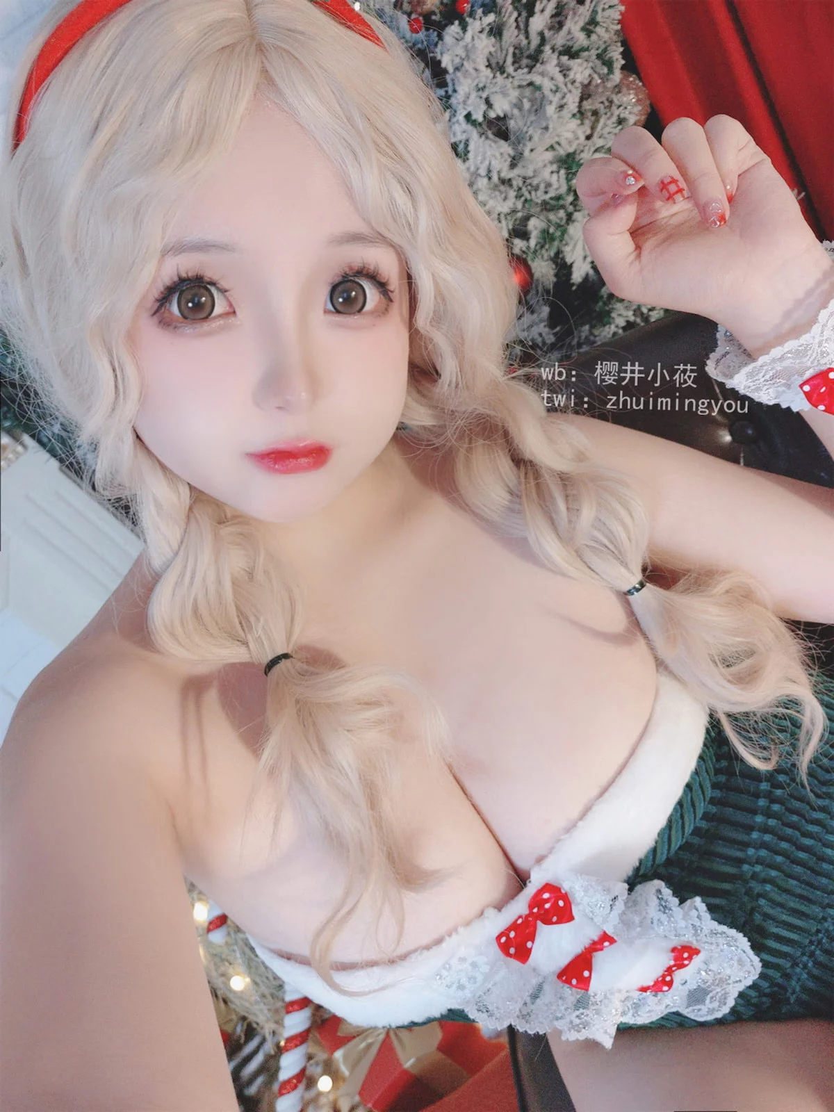 Cosplay美女日奈娇鹿女郎主题圣诞女郎装扮性感低胸连体衣配红丝网袜诱惑写真57P