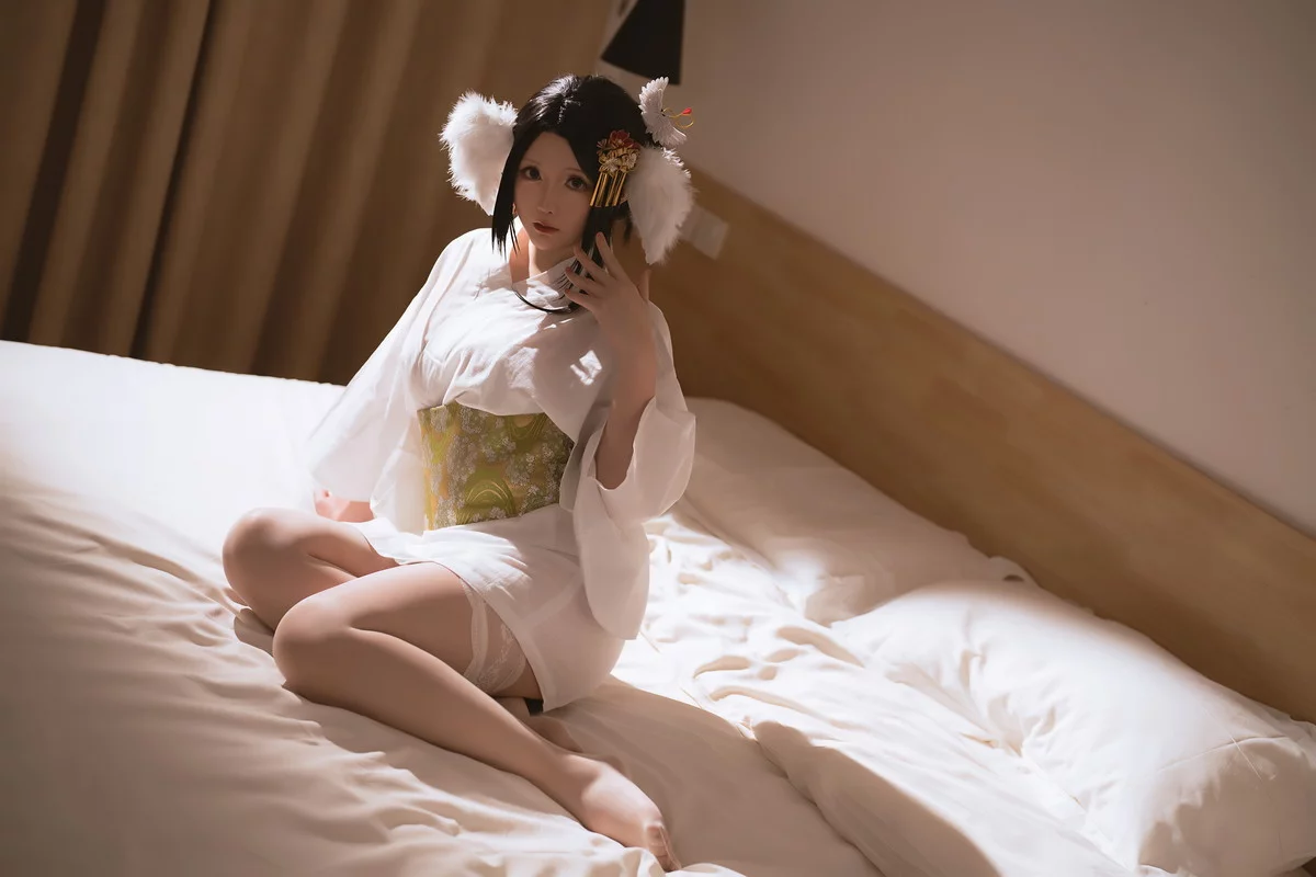 Coser小姐姐星之迟迟仙鹤报恩主题性感粉色连衣长裙配超薄肉丝完美诱惑写真114P