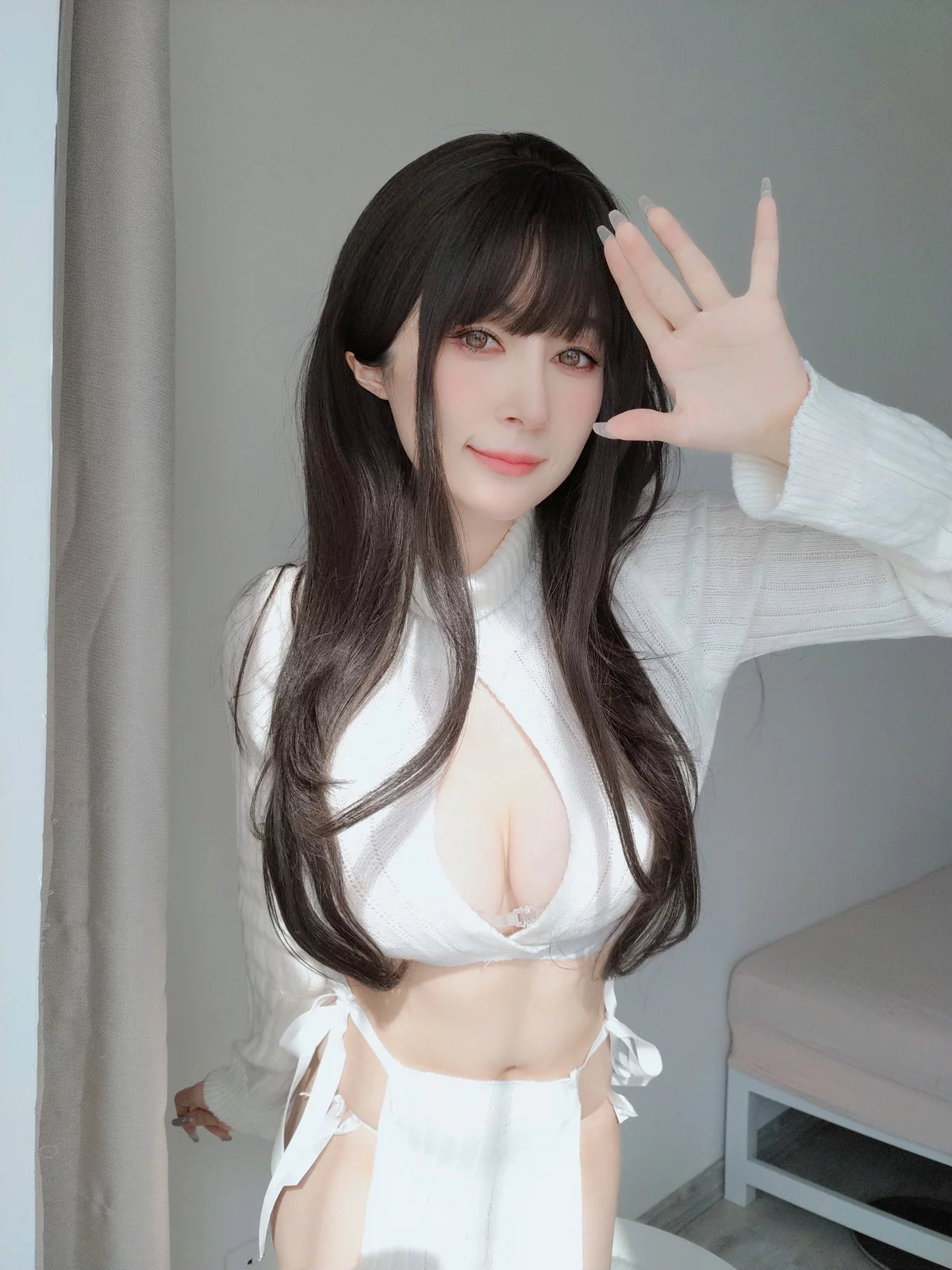 Coser小姐姐白银81白色毛衣主题私房性感白色针织毛衣半脱秀丰满身材诱惑写真69P