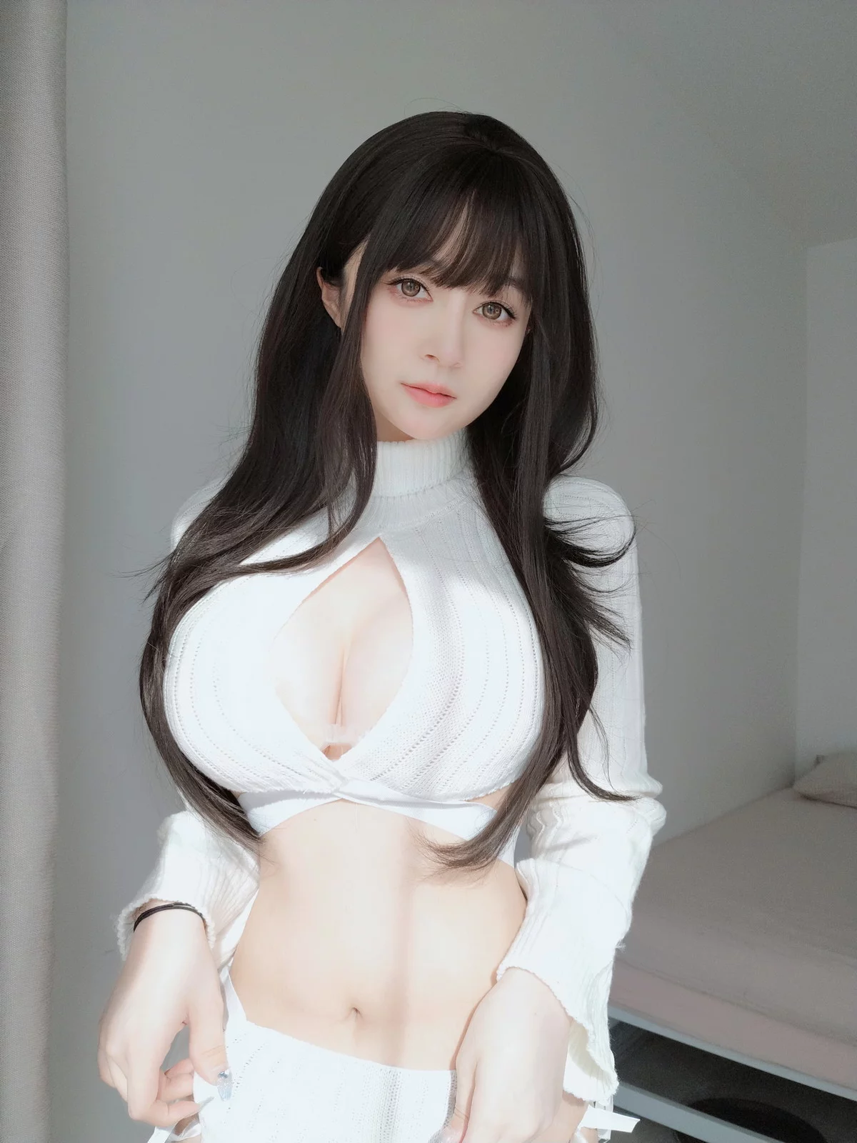 Coser小姐姐白银81白色毛衣主题私房性感白色针织毛衣半脱秀丰满身材诱惑写真69P