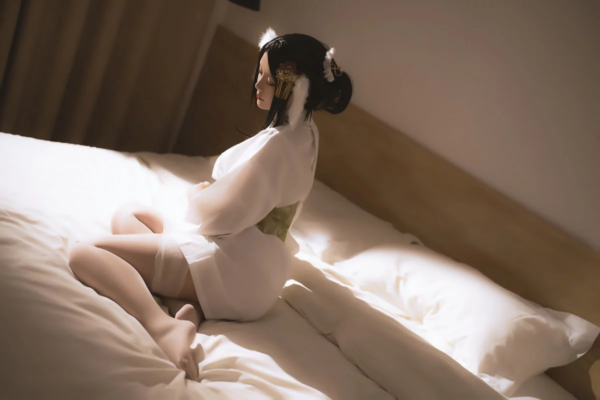 Coser小姐姐星之迟迟仙鹤报恩主题性感粉色连衣长裙配超薄肉丝完美诱惑写真114P