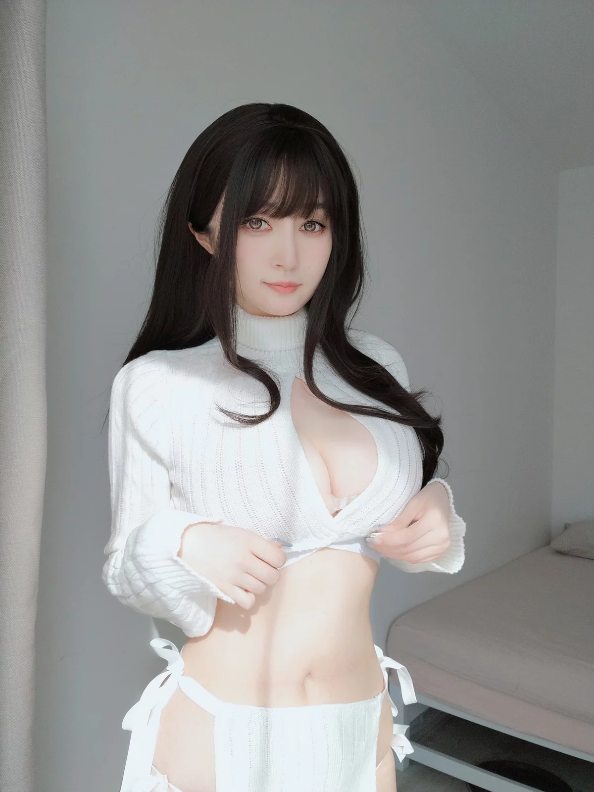 Coser小姐姐白银81白色毛衣主题私房性感白色针织毛衣半脱秀丰满身材诱惑写真69P