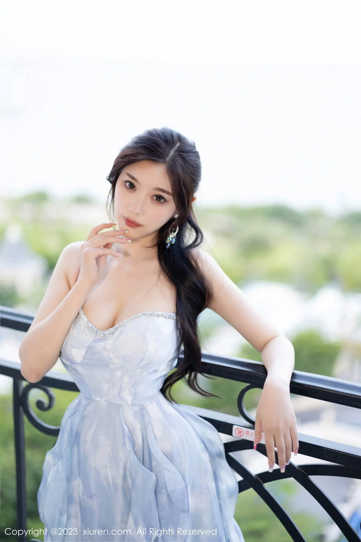 XiuRen第7382期_女神杨晨晨Yome多套性感低胸连衣裙配超薄肉丝完美诱惑写真121P