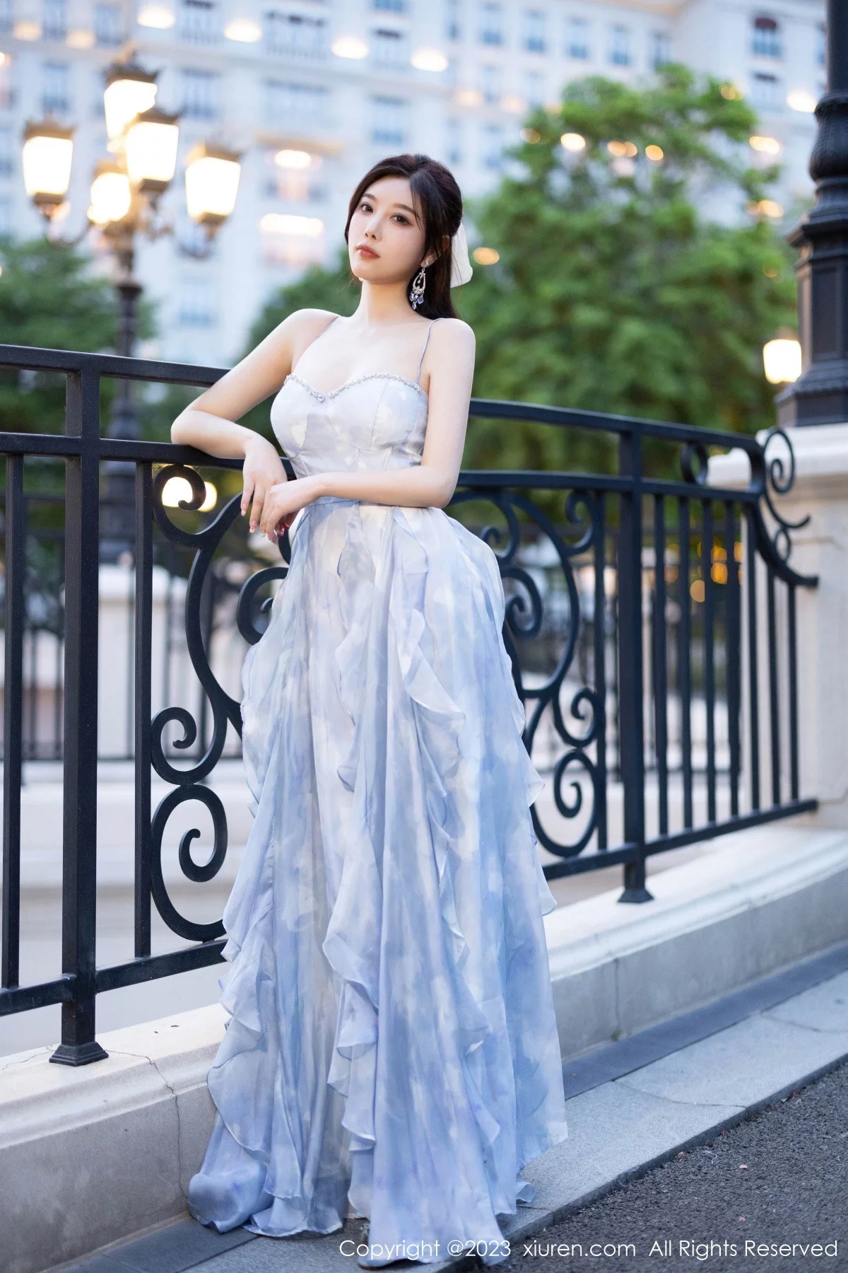 XiuRen第7382期_女神杨晨晨Yome多套性感低胸连衣裙配超薄肉丝完美诱惑写真121P