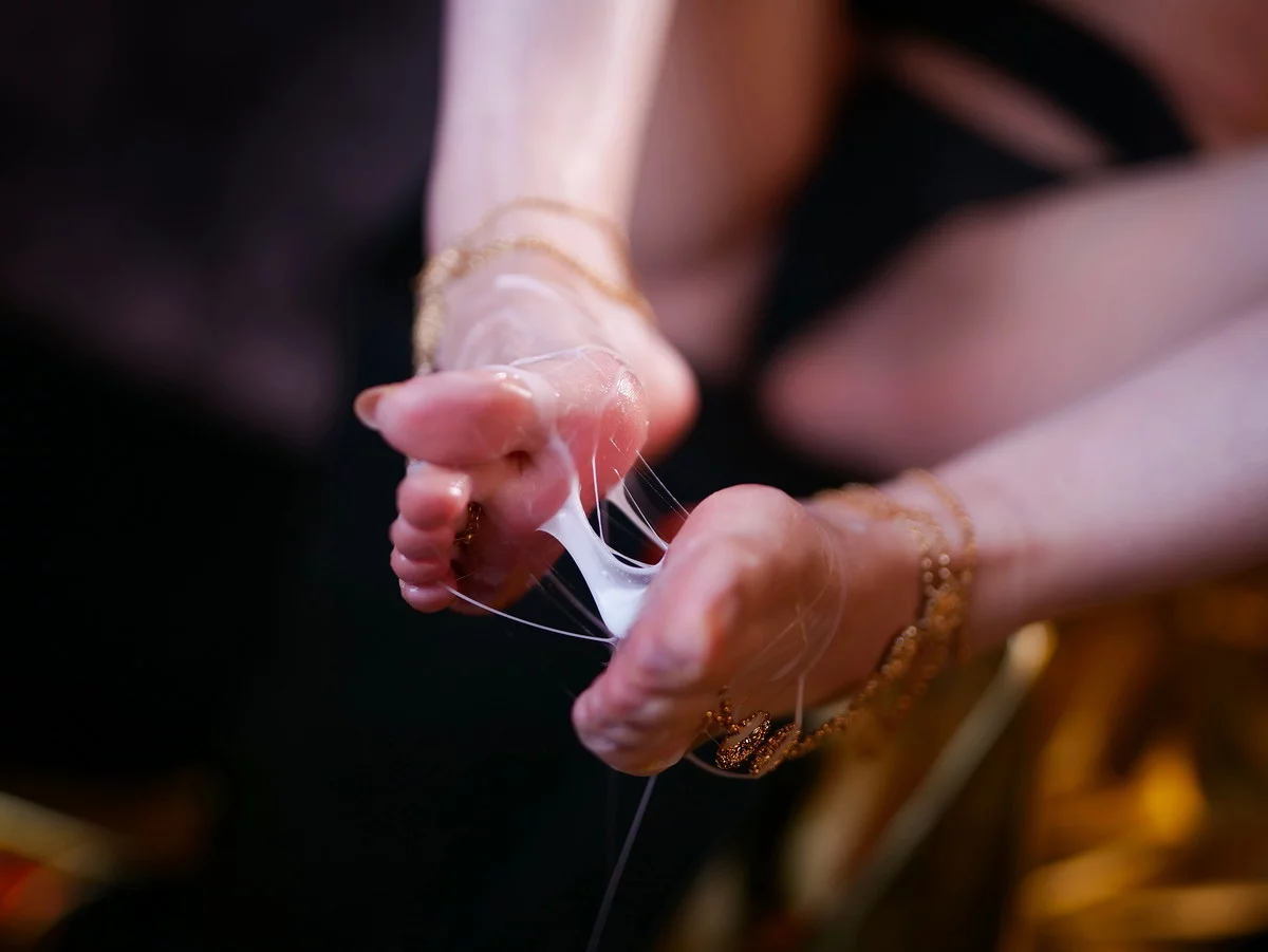 网红美女晓美妈浊主题性感黑色连体情趣内衣配金色脚链秀美腿玉足迷人写真80P