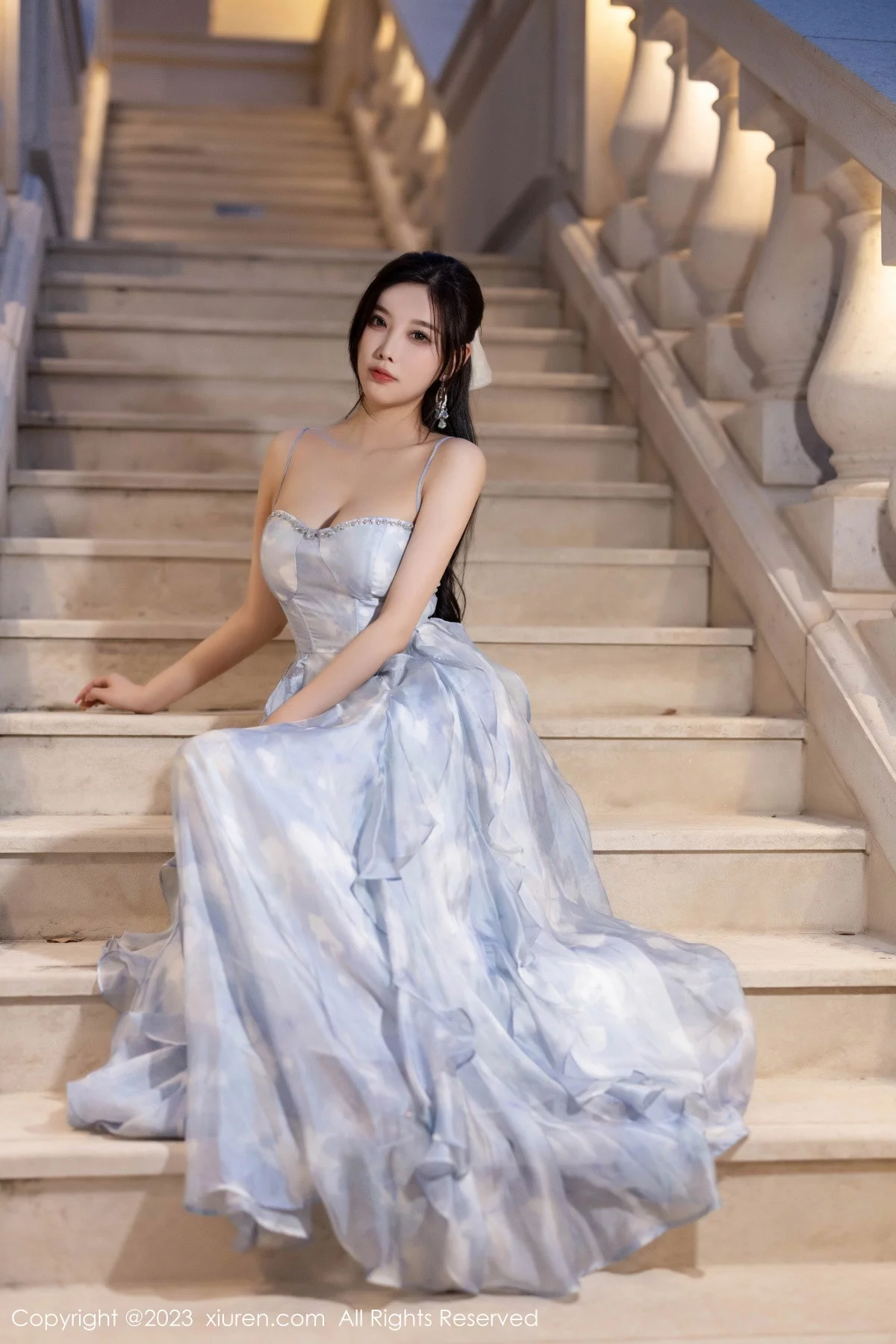 XiuRen第7382期_女神杨晨晨Yome多套性感低胸连衣裙配超薄肉丝完美诱惑写真121P