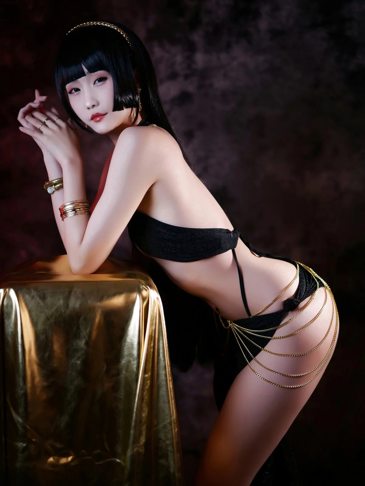 网红美女晓美妈浊主题性感黑色连体情趣内衣配金色脚链秀美腿玉足迷人写真80P
