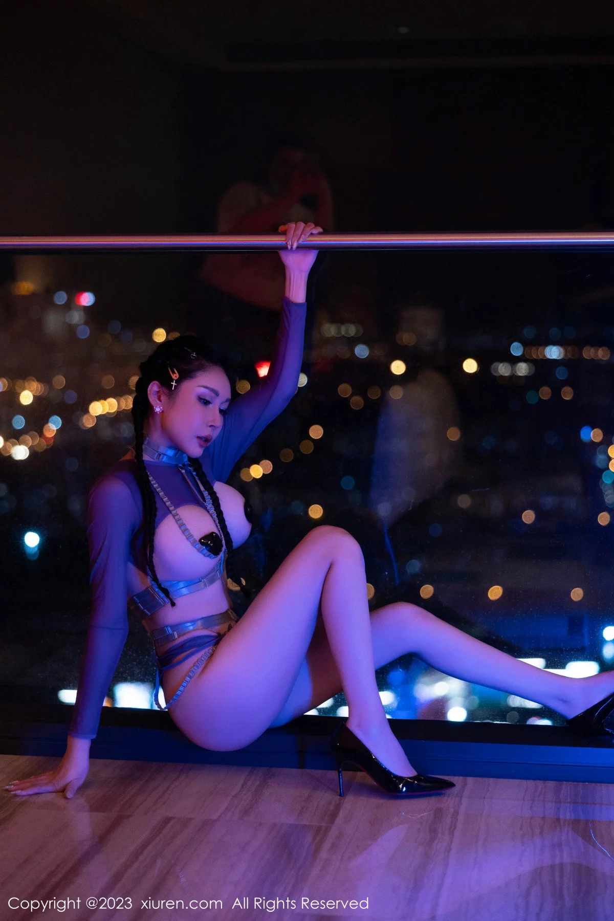 XiuRen第7383期_模特田冰冰性感蓝色薄纱情趣服饰露傲人豪乳遮点惹火诱惑写真61P