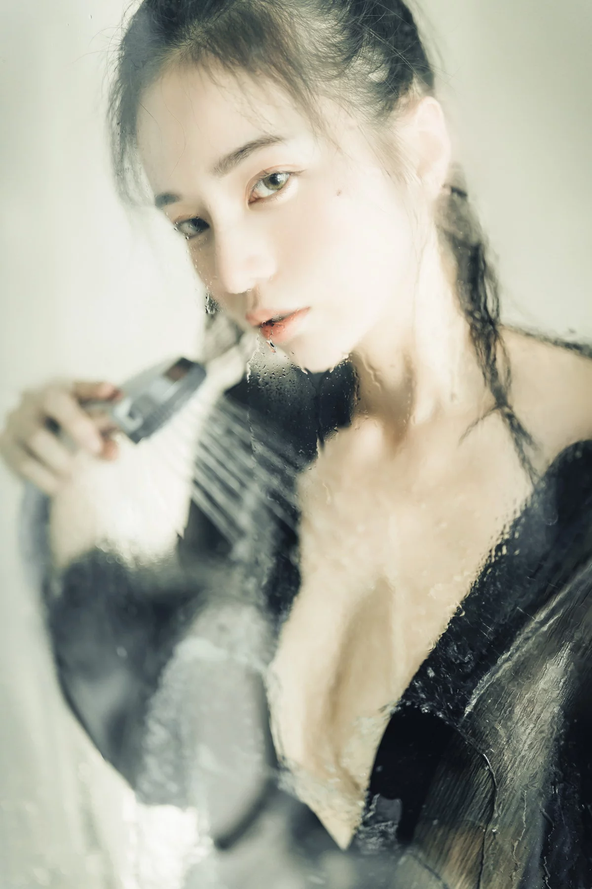 网络美女辰辰不止黑丝主题私房性感红色吊裙+白色薄纱内衣秀完美身材诱惑写真132P