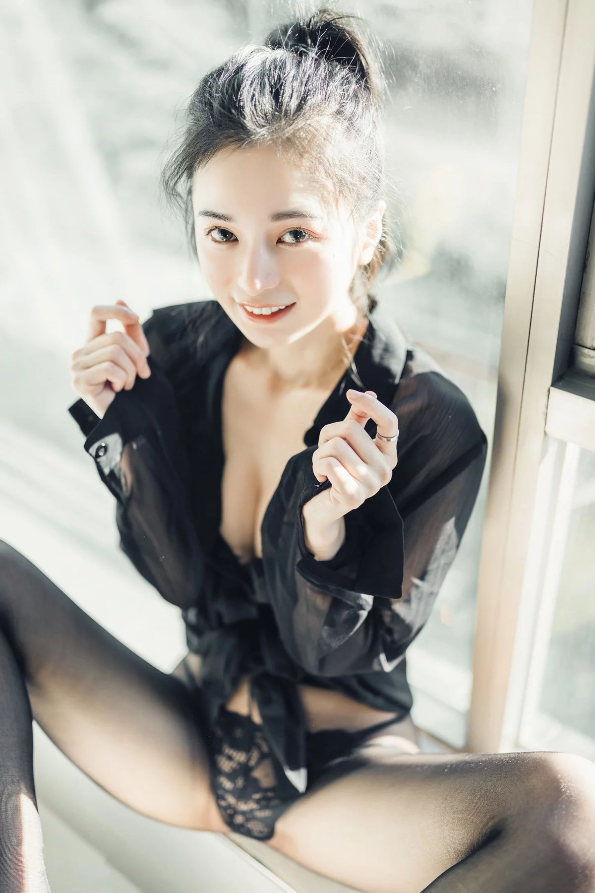 网络美女辰辰不止黑丝主题私房性感红色吊裙+白色薄纱内衣秀完美身材诱惑写真132P