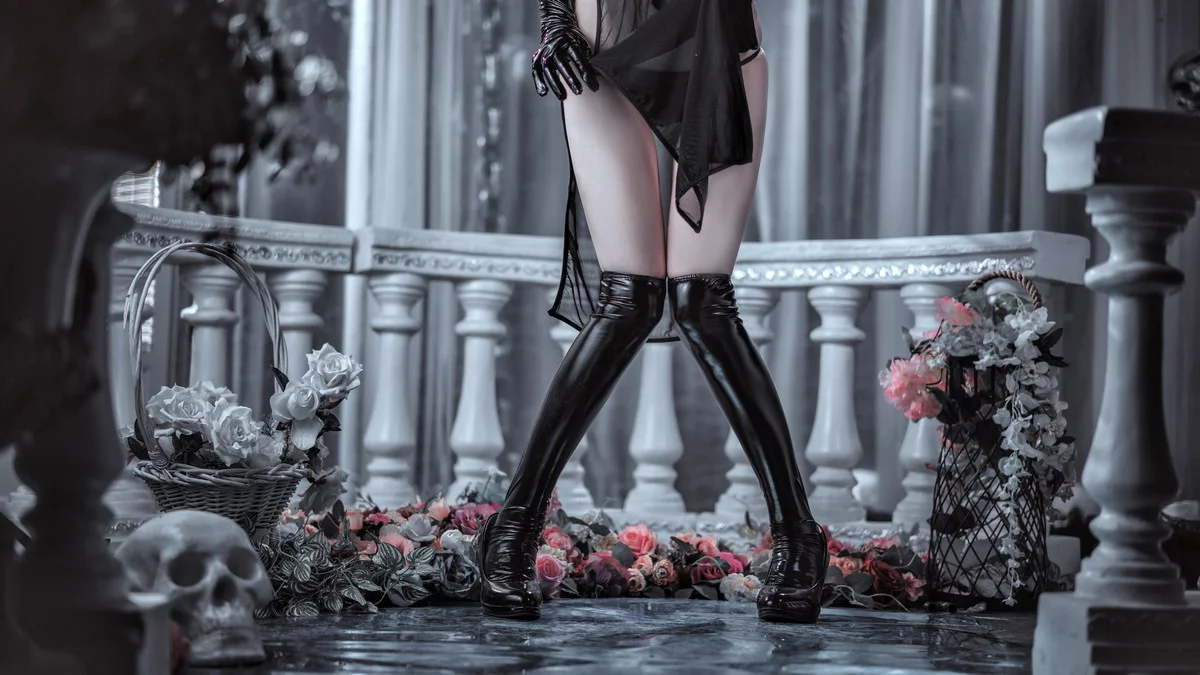 Coser少女星野咪兔透视旗袍双马尾主题黑色薄透情趣旗袍秀曼妙身姿诱惑写真90P