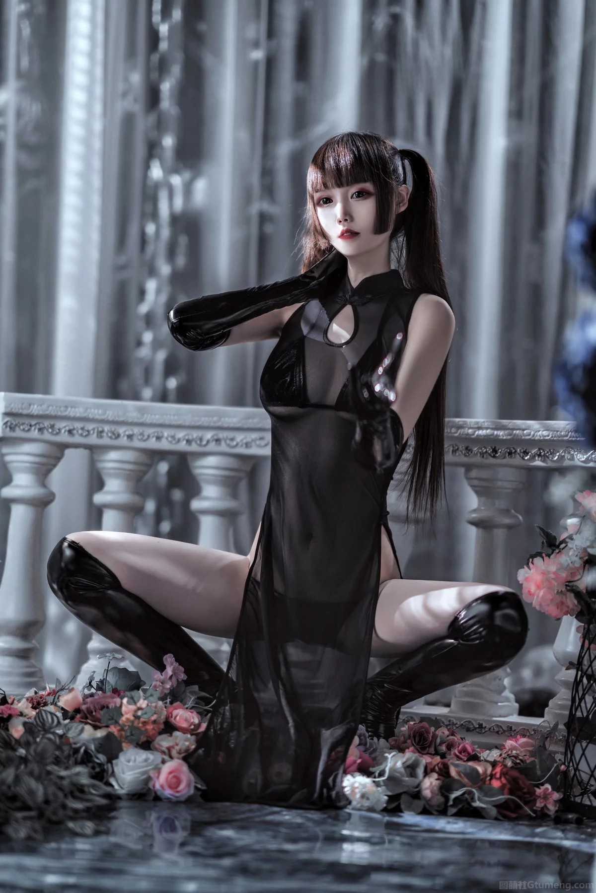 Coser少女星野咪兔透视旗袍双马尾主题黑色薄透情趣旗袍秀曼妙身姿诱惑写真90P