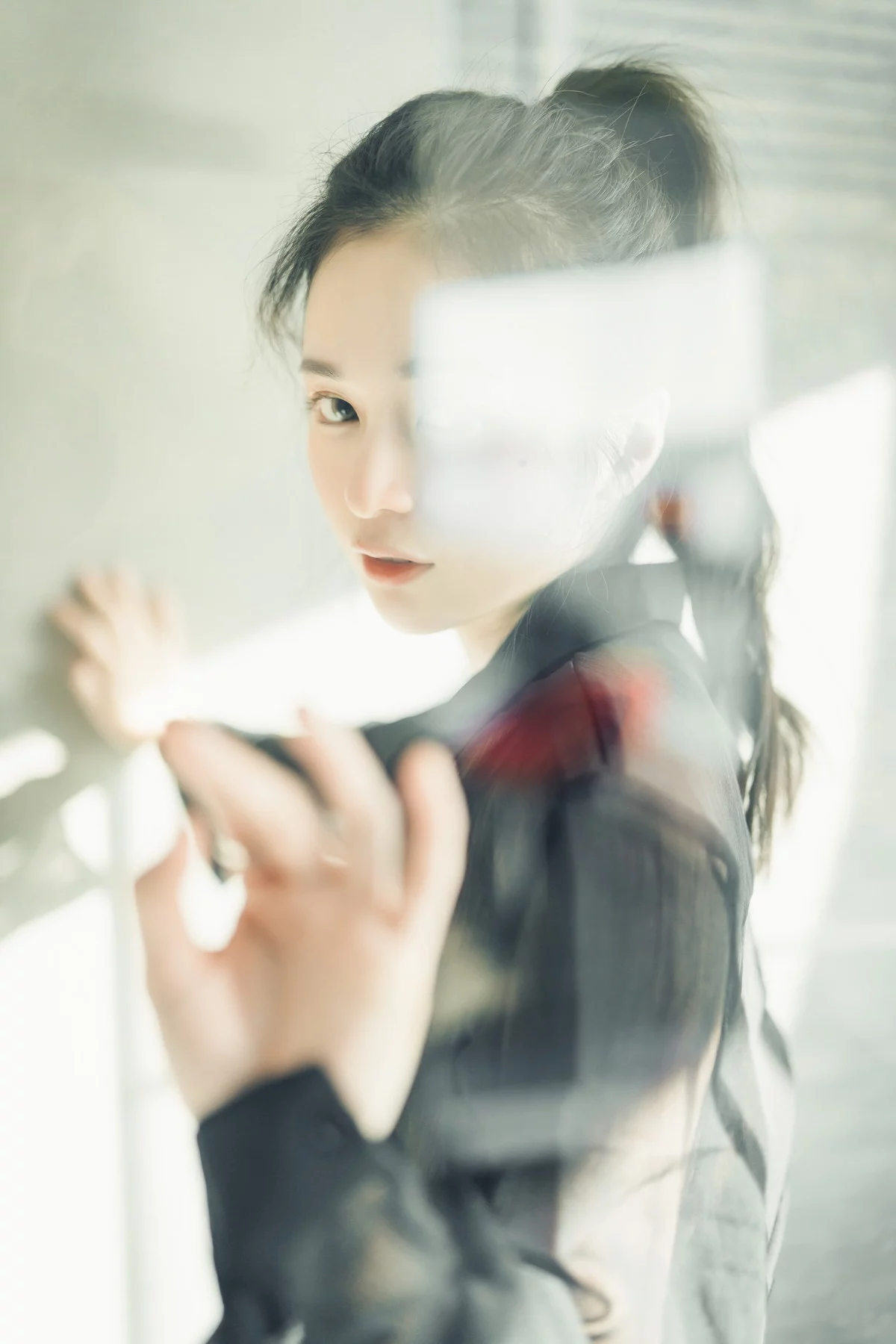 网络美女辰辰不止黑丝主题私房性感红色吊裙+白色薄纱内衣秀完美身材诱惑写真132P