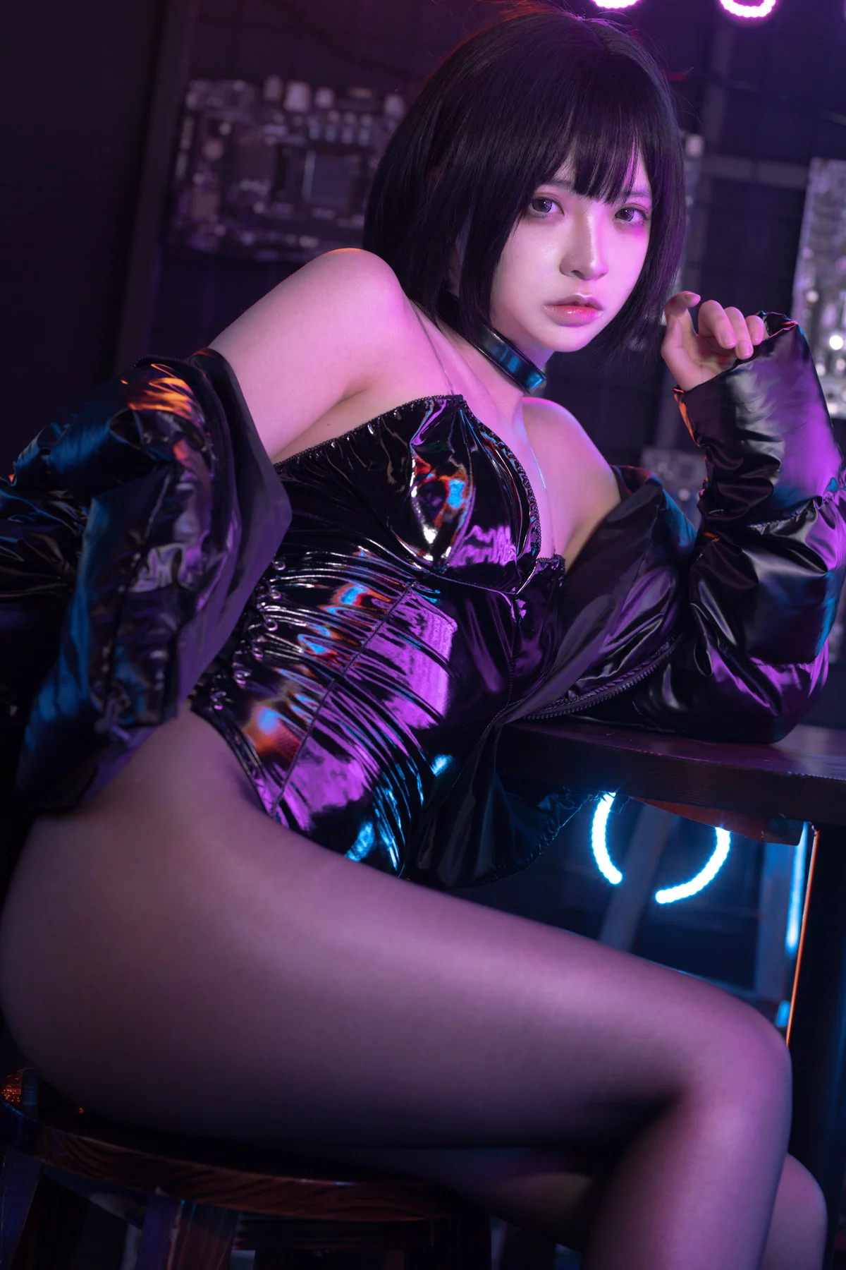 网络美女疯猫ss赛博少女主题性感黑色皮质连体内衣配黑丝裤袜丰满诱惑写真40P