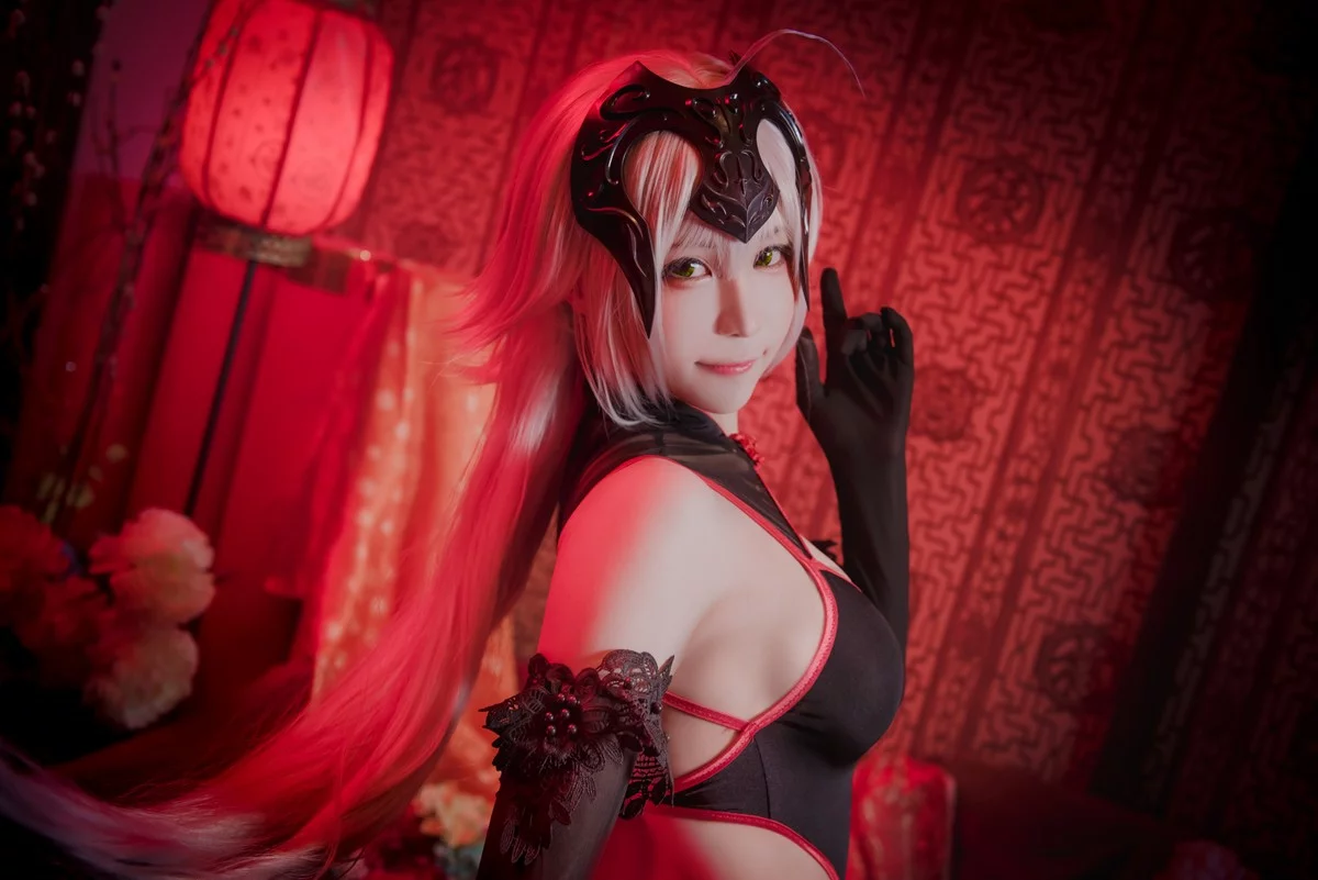 台湾萌系Coser美女白神泱FATE主题性感黑色旗袍+白色情趣旗袍秀美腿诱惑写真63P