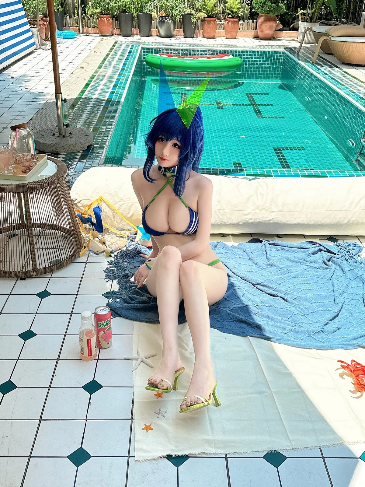 网络美女rioko凉凉子碧蓝航线花园主题户外泳池性感蓝色比基尼完美诱惑写真40P