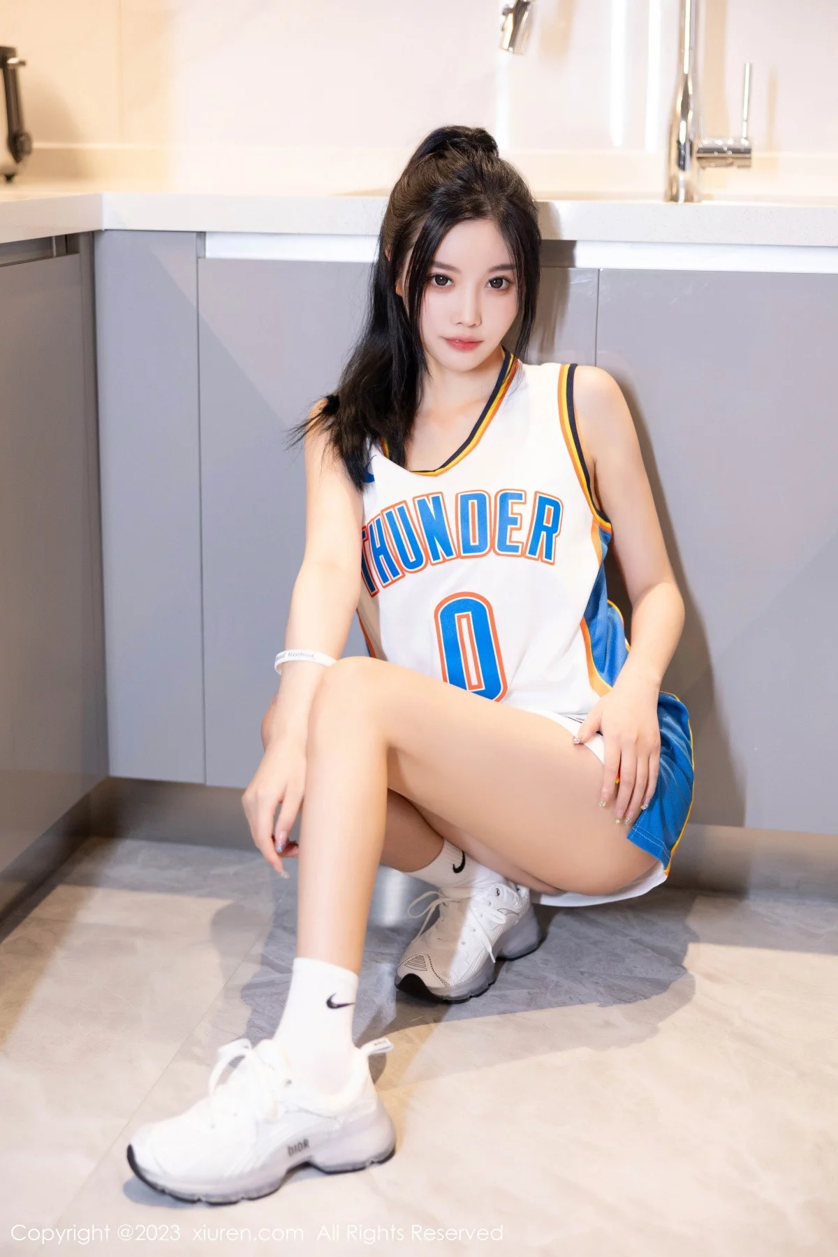 XiuRen第7304期_女神杨晨晨Yome性感白色运动服饰秀丰腴身材完美诱惑写真86P