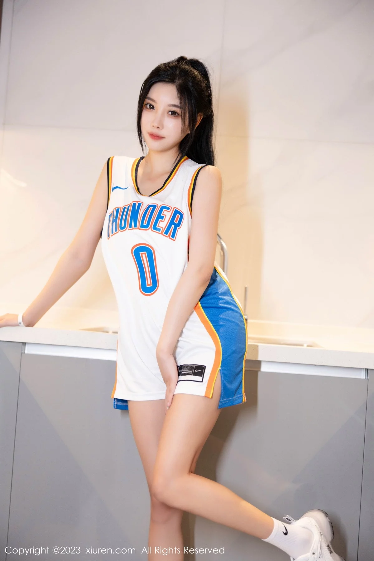 XiuRen第7304期_女神杨晨晨Yome性感白色运动服饰秀丰腴身材完美诱惑写真86P