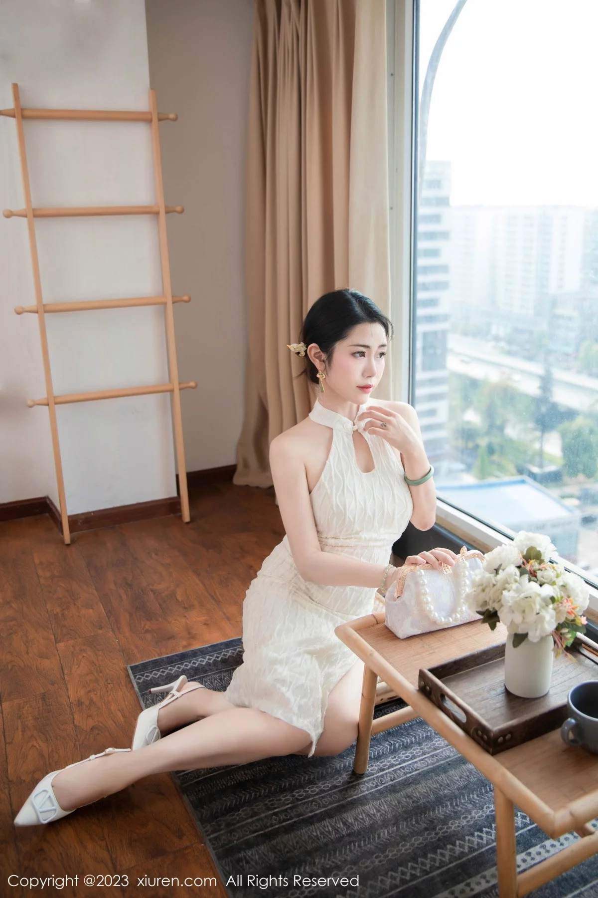 XiuRen第7435期_模特严利娅Yuliya性感白色旗袍服饰秀婀娜身姿完美诱惑写真71P