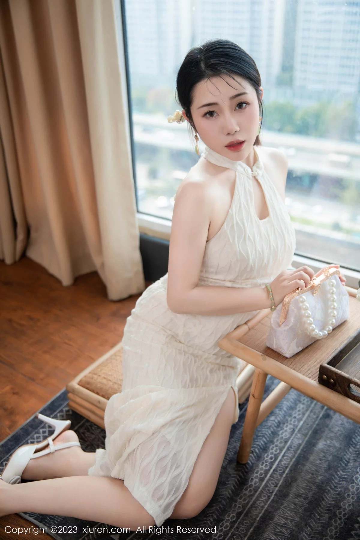 XiuRen第7435期_模特严利娅Yuliya性感白色旗袍服饰秀婀娜身姿完美诱惑写真71P
