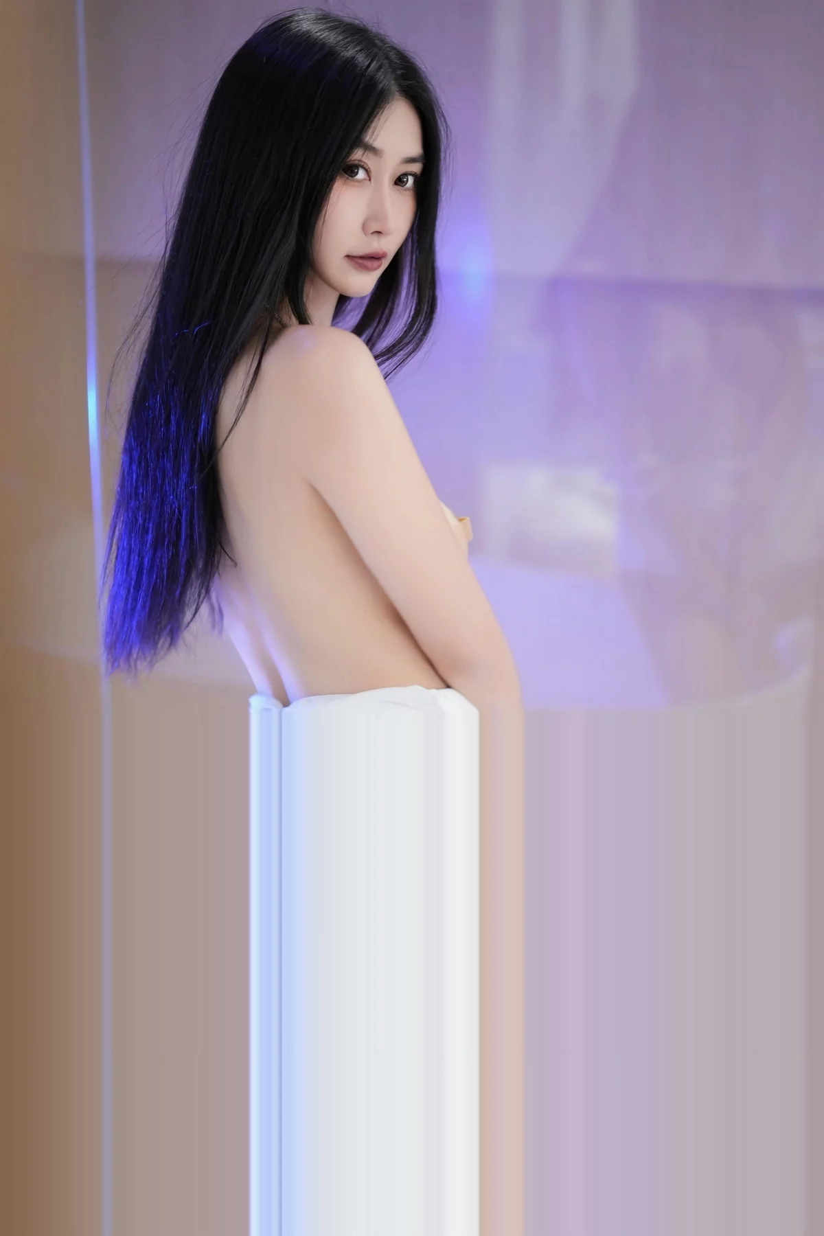 XiuRen第7447期_模特laura阿姣性感白色吊带短裙配白色高跟秀完美身材迷人写真77P