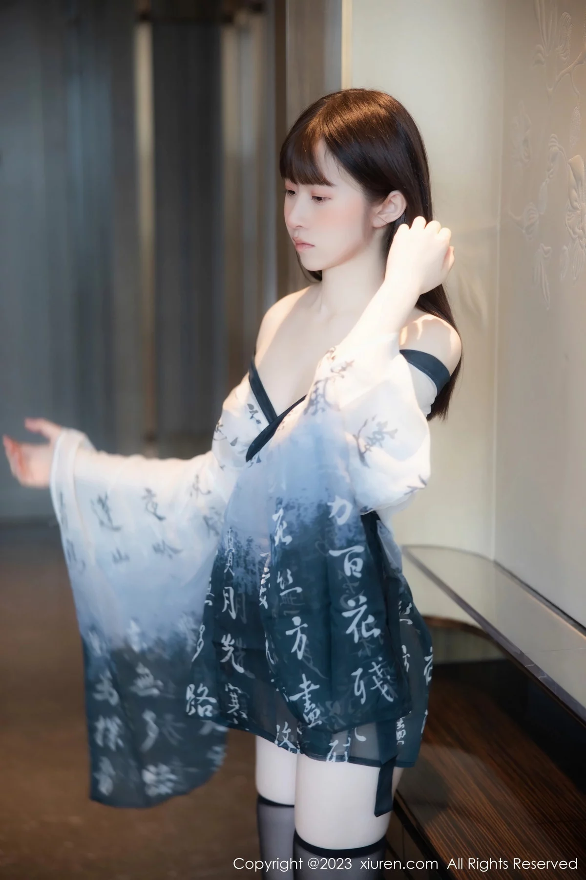 XiuRen第7459期_模特林悠悠性感黑白薄纱古装服饰配黑丝袜秀曼妙身姿诱惑写真84P