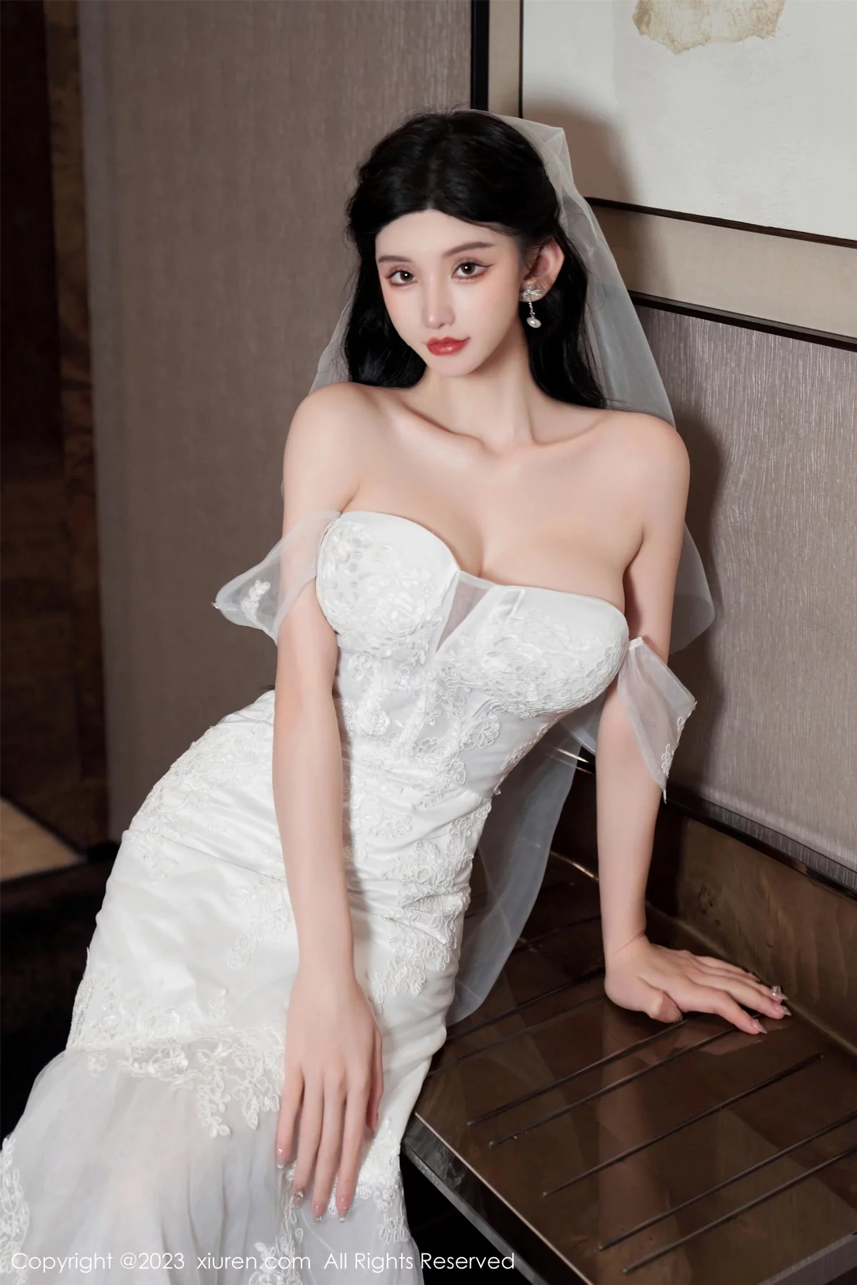 XiuRen第7463期_女神周于希Sally性感白色婚纱+白色蕾丝情趣服饰完美诱惑写真100P
