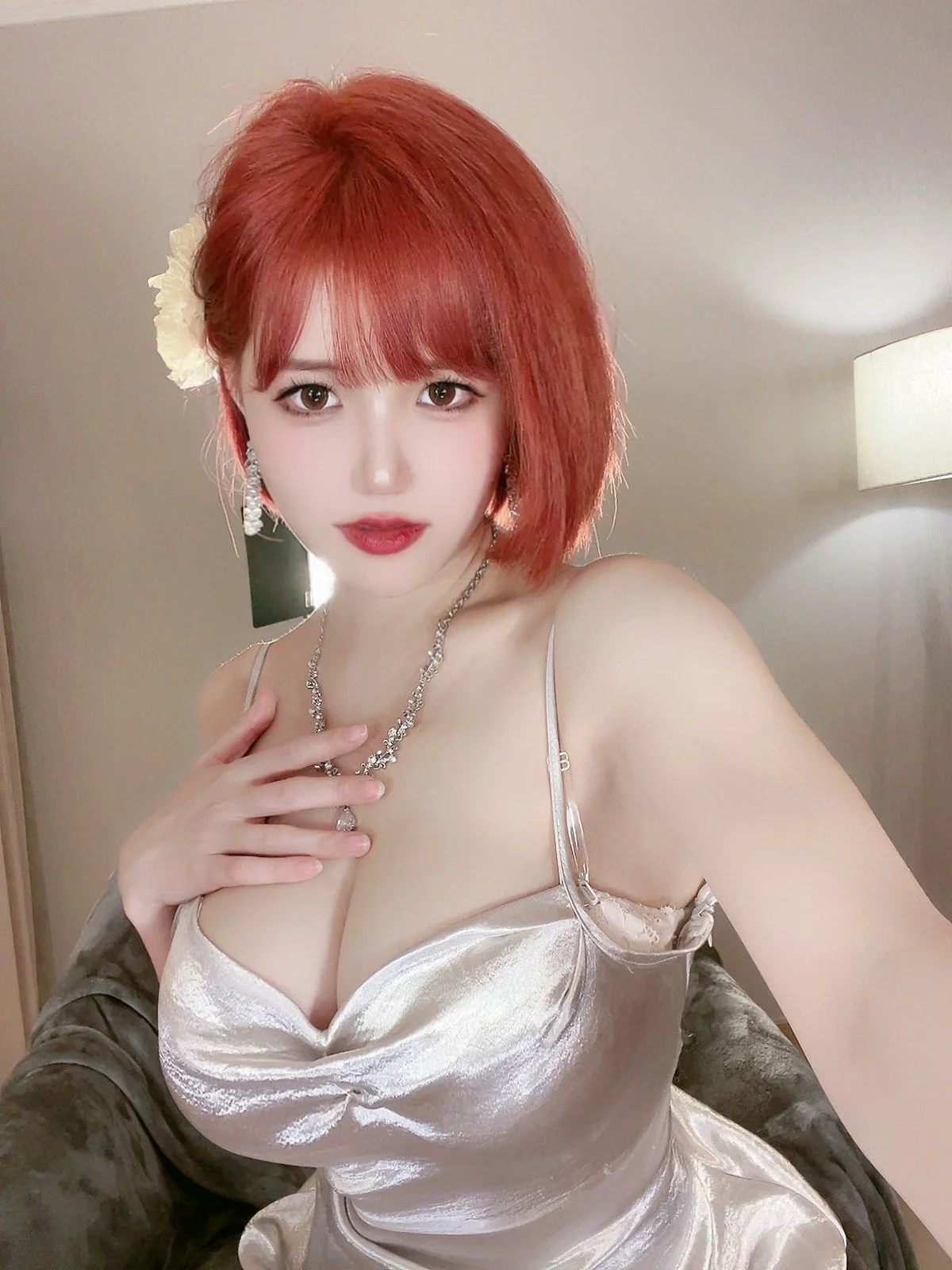 动漫博主小仓千代w-Twitter合集精选主题性感多套服饰+自拍系列迷人诱惑写真350P