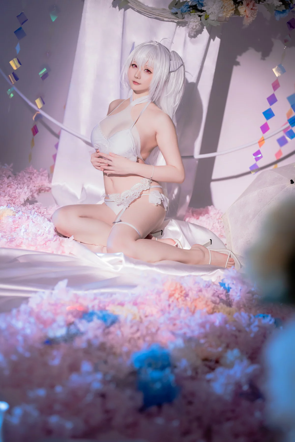 Coser小姐姐星之迟迟阿瓦隆女士主题性感精灵装扮白色内衣秀完美身材诱惑写真32P