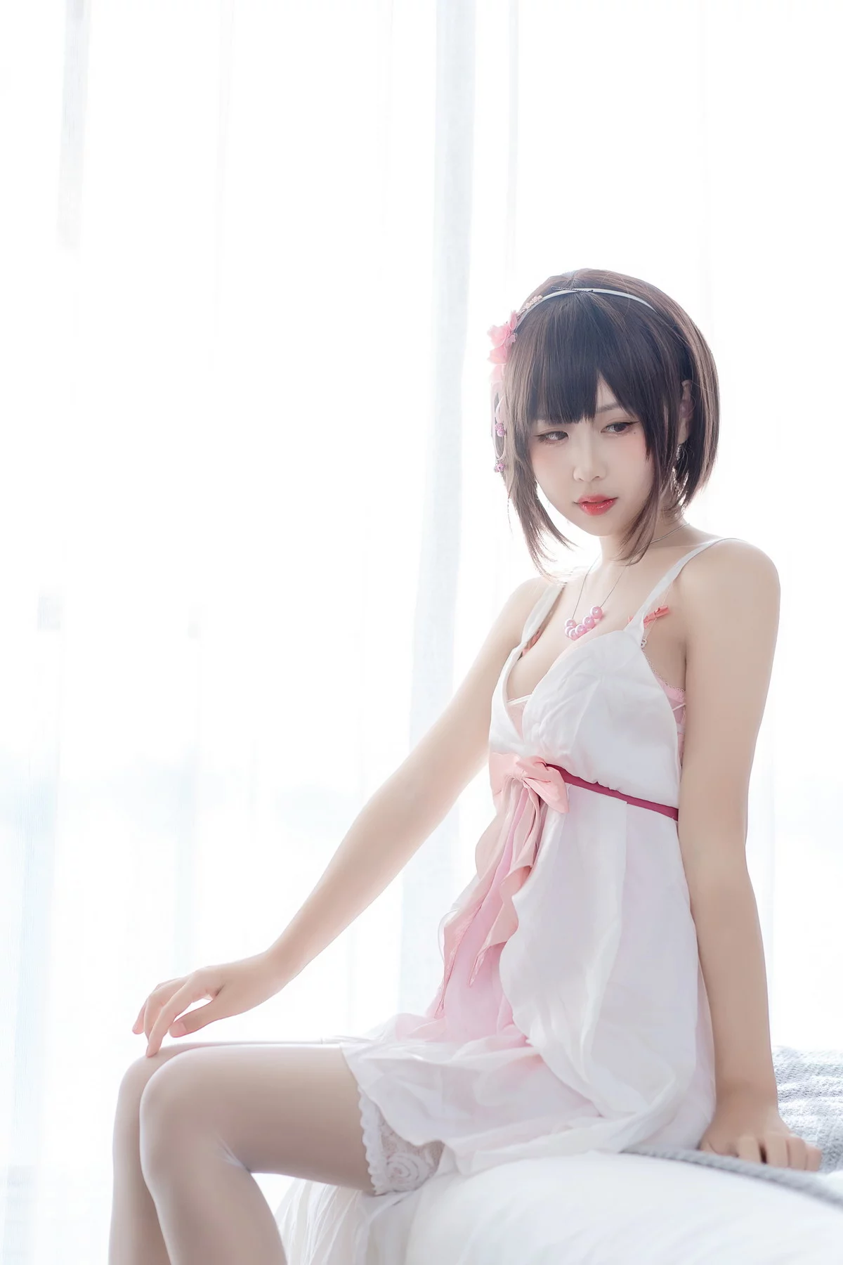阳光美少女萌芽儿o0加藤惠睡衣+内衣主题脱白色睡衣露性感粉色内衣完美诱惑写真28P