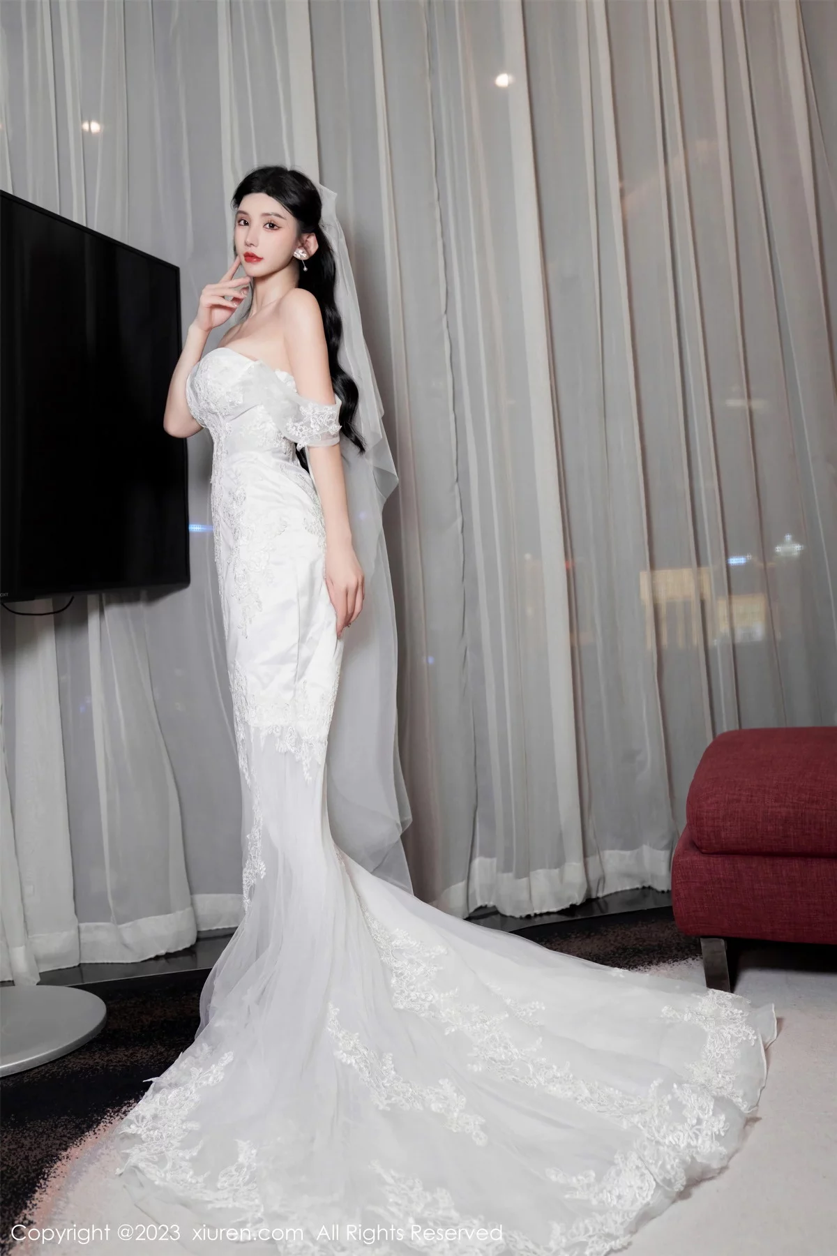 XiuRen第7463期_女神周于希Sally性感白色婚纱+白色蕾丝情趣服饰完美诱惑写真100P